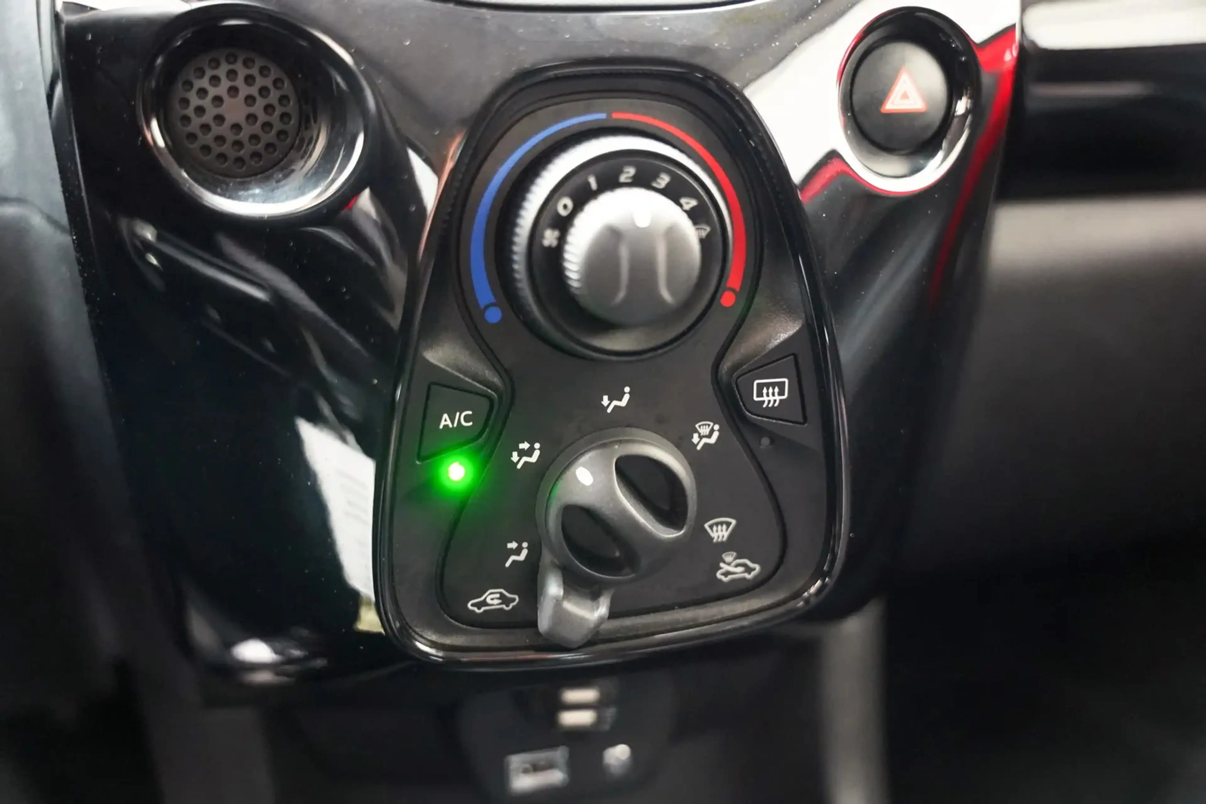 Citroen C1 1.0 VTi Airscape Feel [ Opendak Airco ] — photo 5