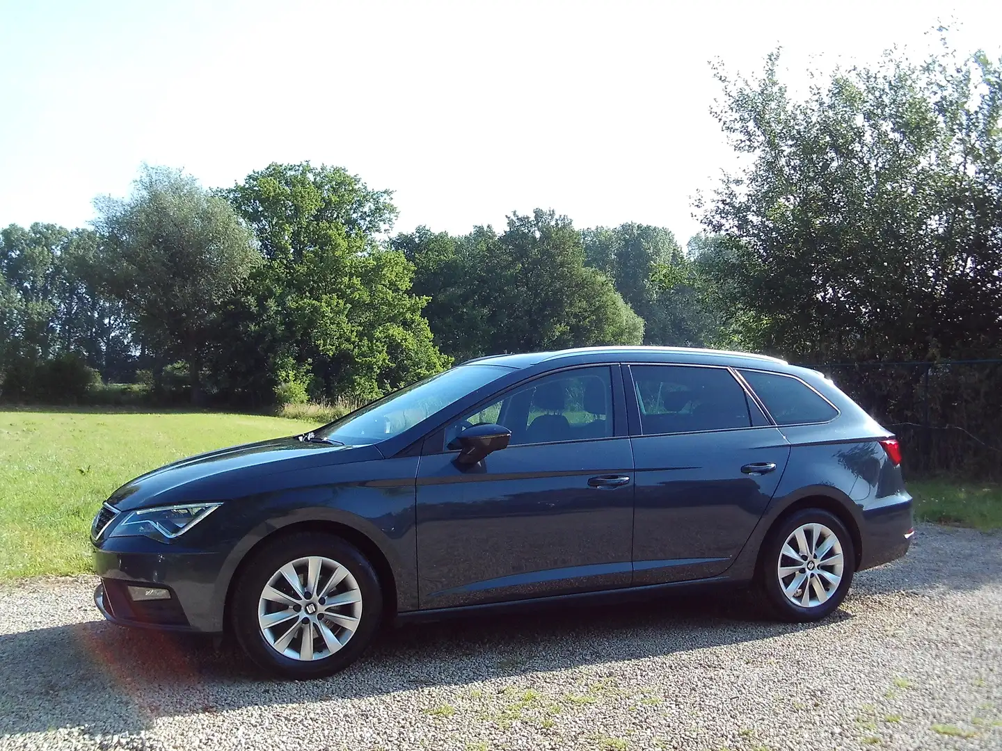 SEAT Leon 1.5 BENZINE Break 75dkm 130PK Camera Topwagen NW20 Blauw - 1