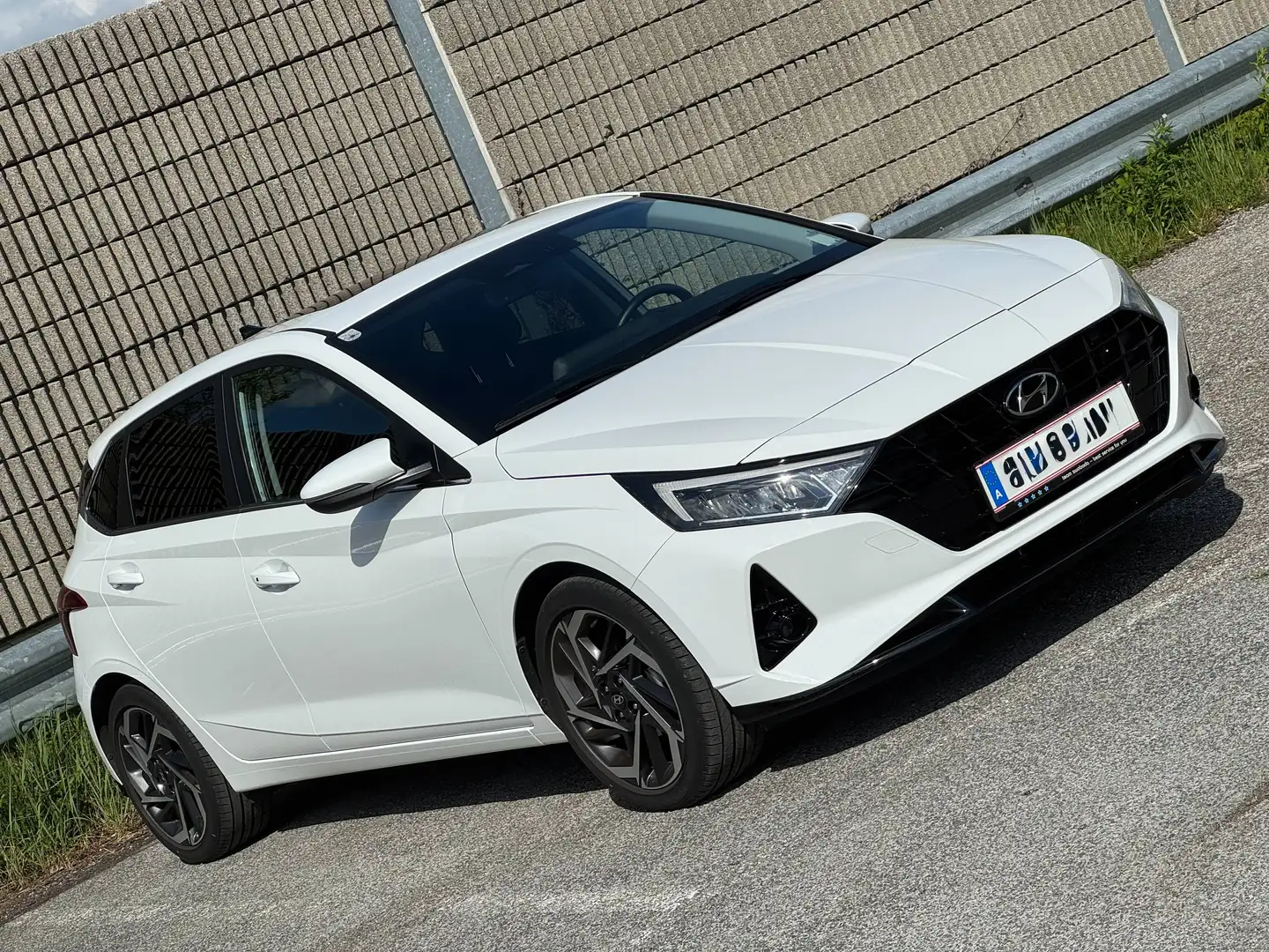 Hyundai i20 1,2 MPI Trend Line Weiß - 1