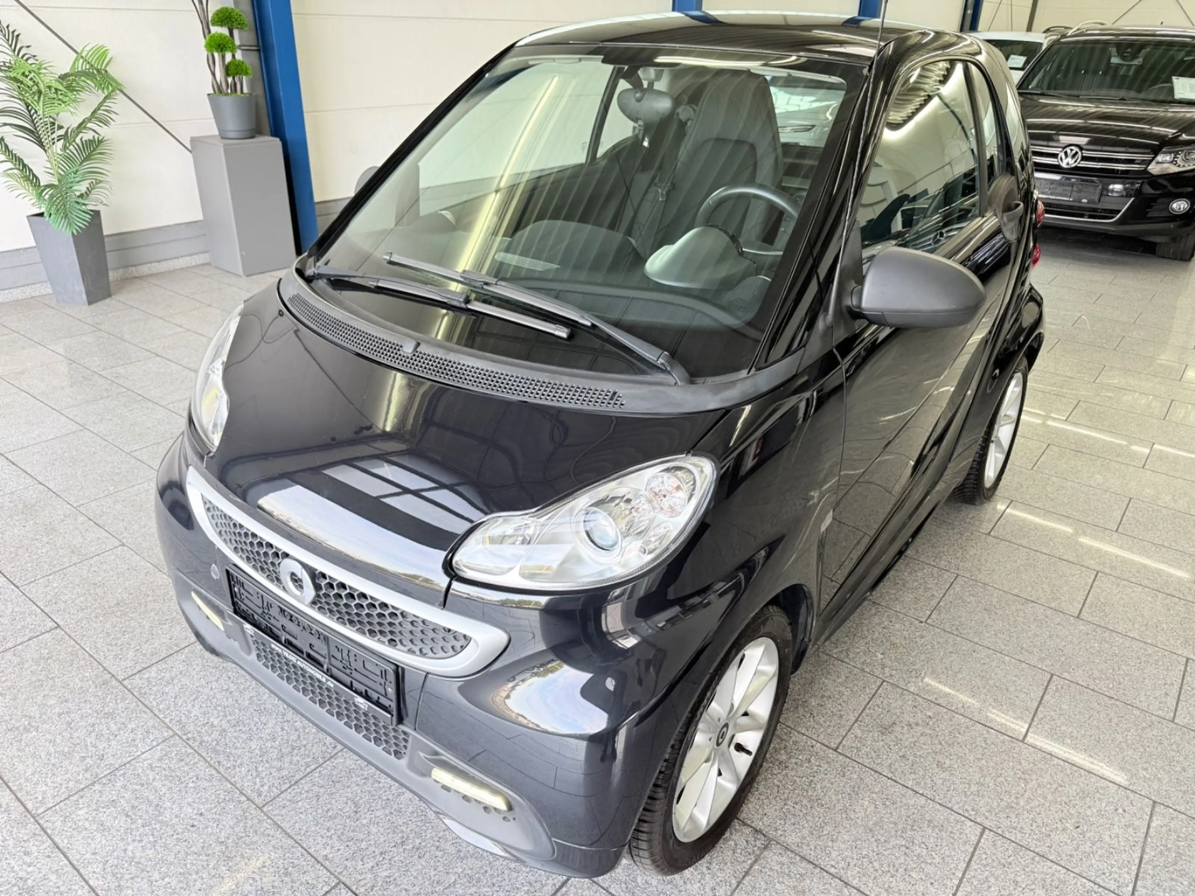 smart forTwo 1.0 MHD*AUTO*SERV*PANO*CARPL*NAV*SHZ*SOUN — photo 2