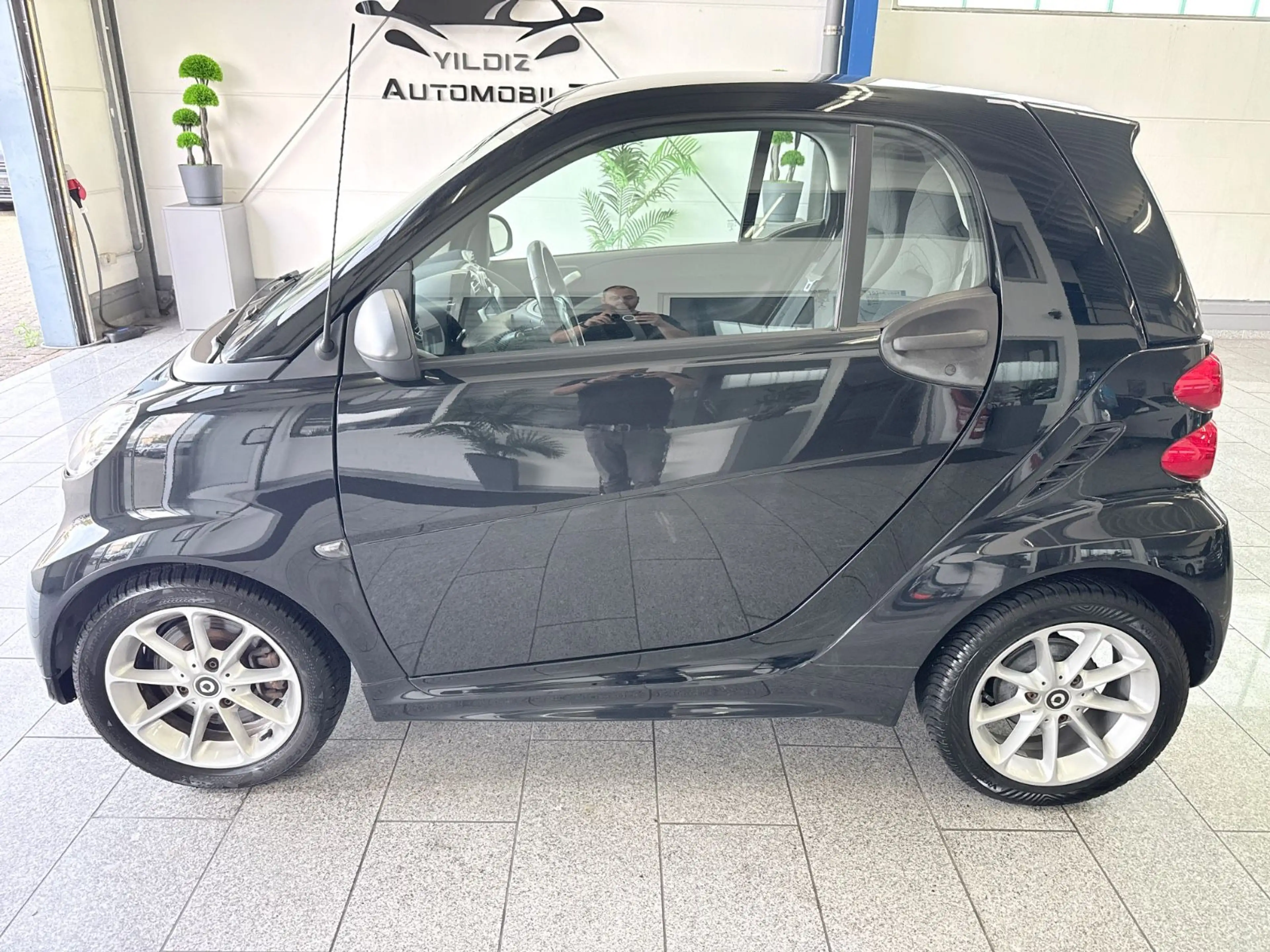 smart forTwo 1.0 MHD*AUTO*SERV*PANO*CARPL*NAV*SHZ*SOUN — photo 10