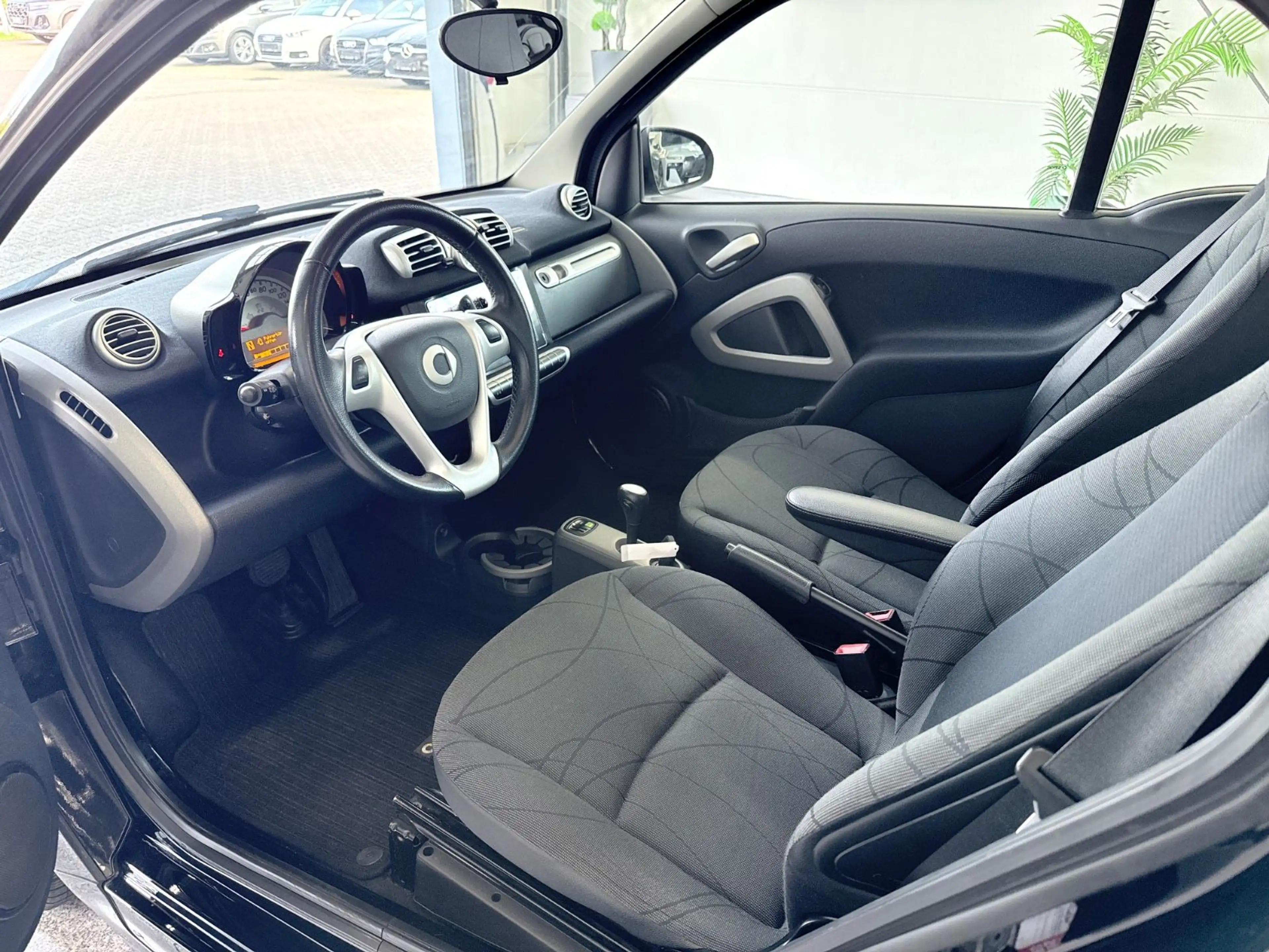 smart forTwo 1.0 MHD*AUTO*SERV*PANO*CARPL*NAV*SHZ*SOUN — photo 11