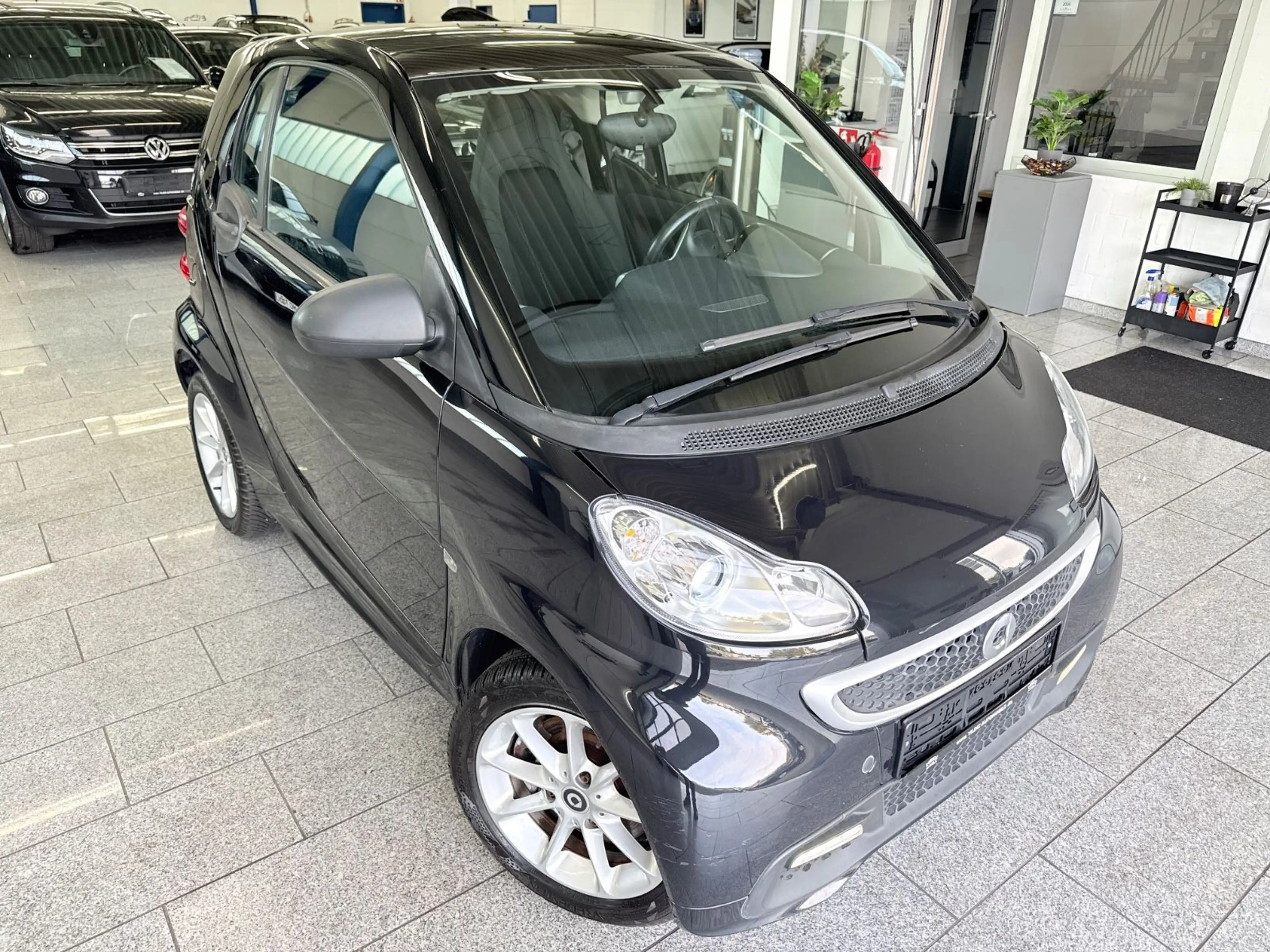 smart forTwo 1.0 MHD*AUTO*SERV*PANO*CARPL*NAV*SHZ*SOUN — photo 4
