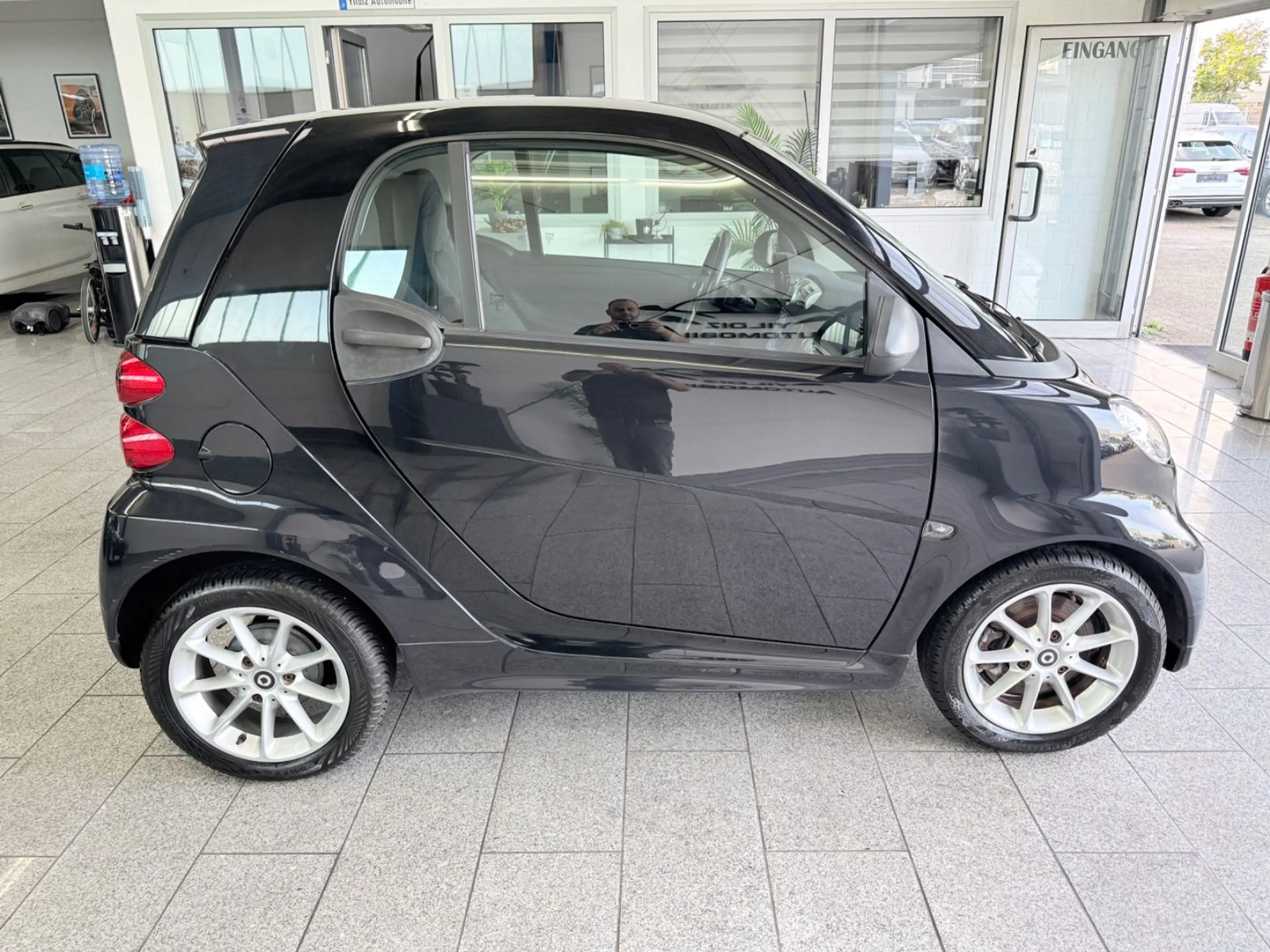smart forTwo 1.0 MHD*AUTO*SERV*PANO*CARPL*NAV*SHZ*SOUN — photo 6