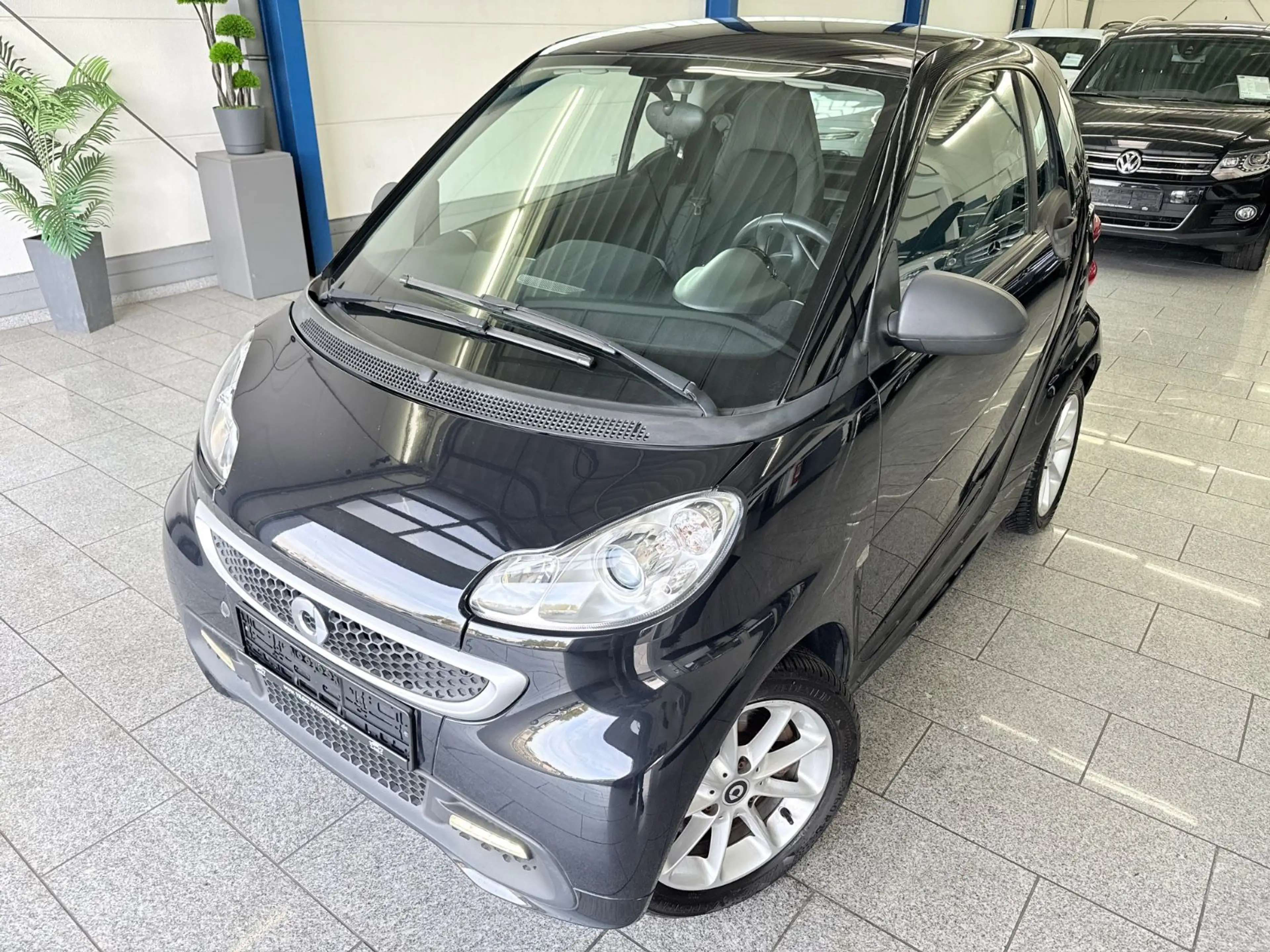 smart forTwo 1.0 MHD*AUTO*SERV*PANO*CARPL*NAV*SHZ*SOUN