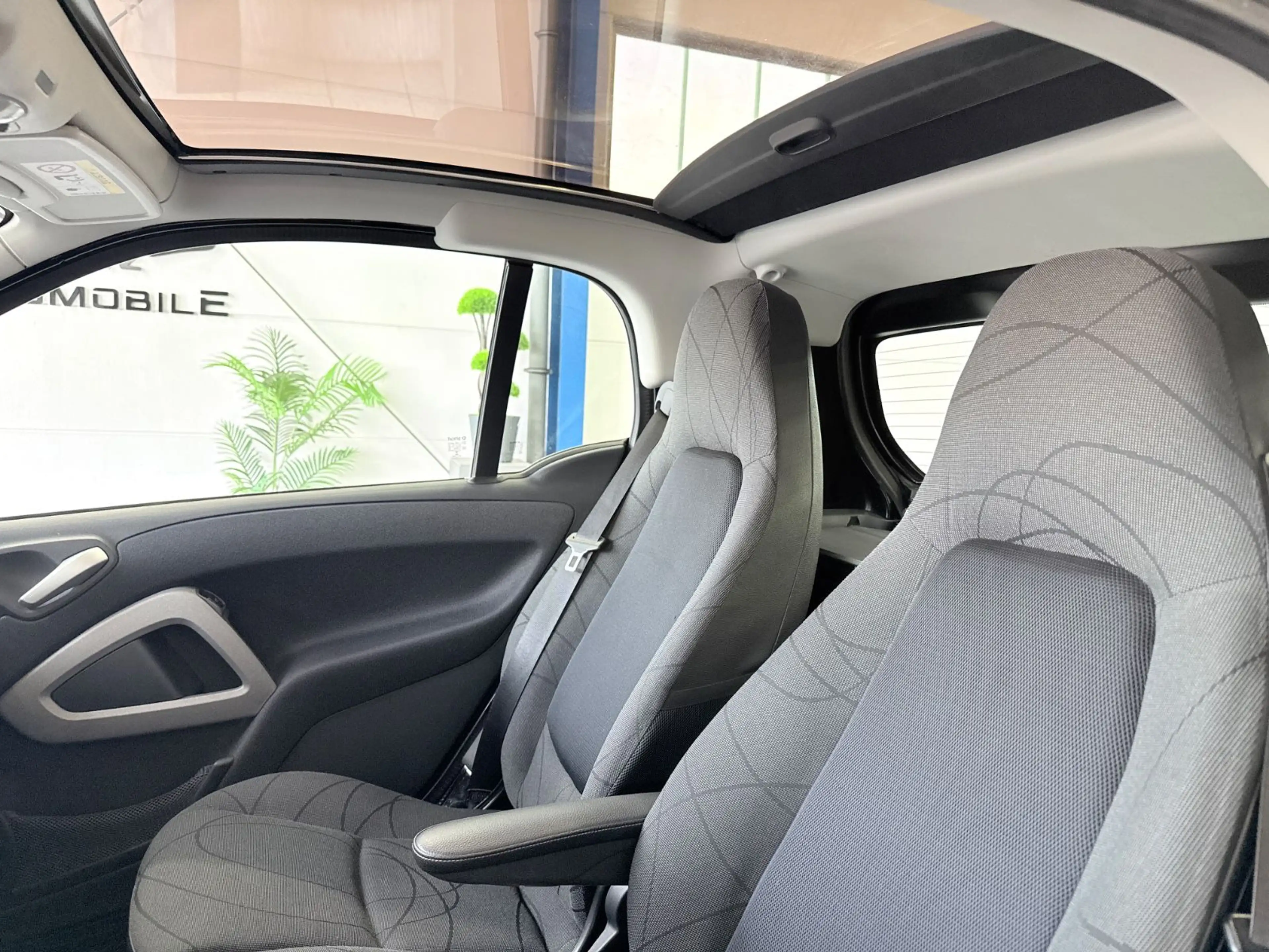 smart forTwo 1.0 MHD*AUTO*SERV*PANO*CARPL*NAV*SHZ*SOUN — photo 13