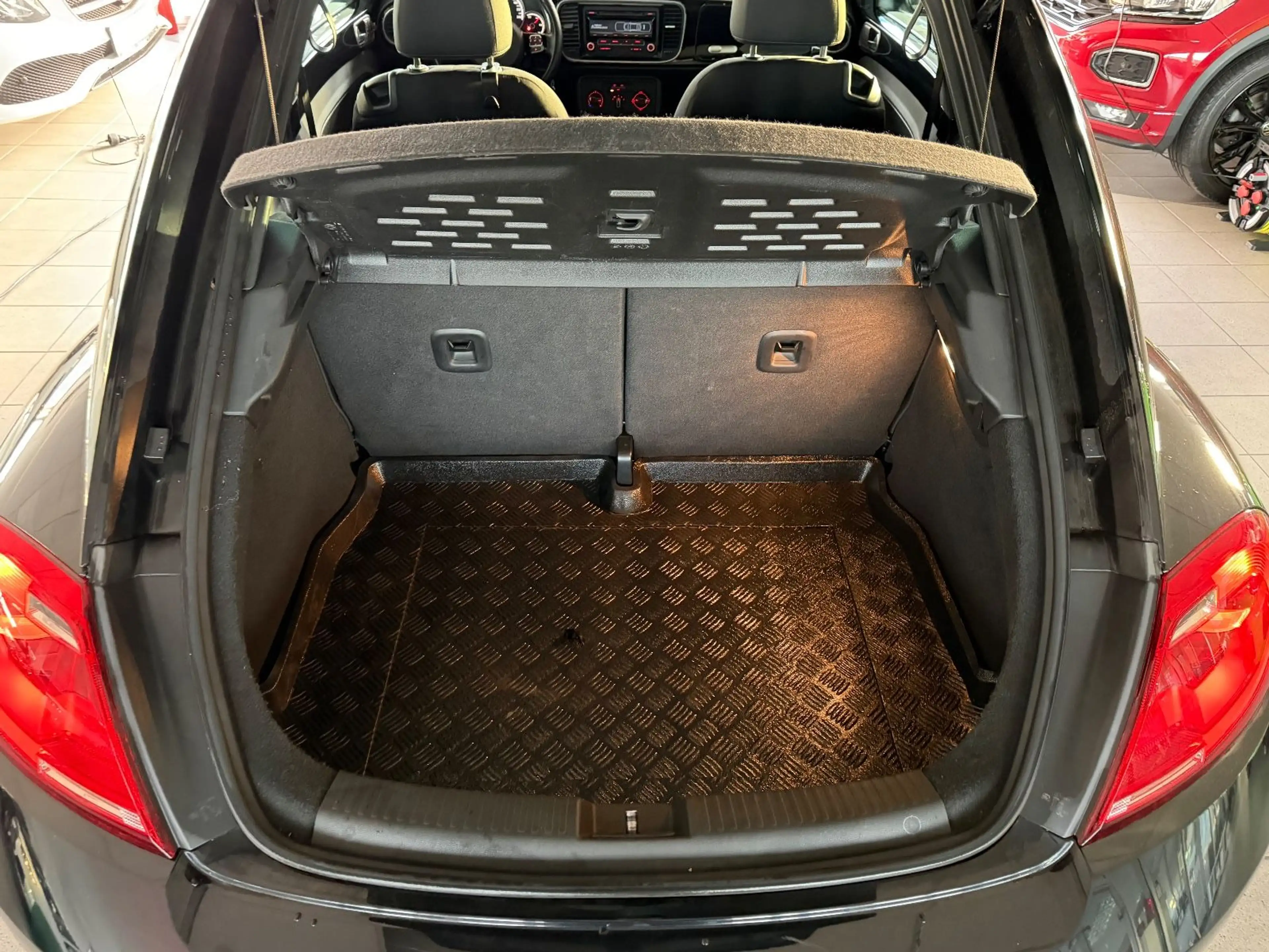 Volkswagen Beetle 1.4 TSI Design Bi-Xenon PDC SHZ TÜV 03/27 — photo 12