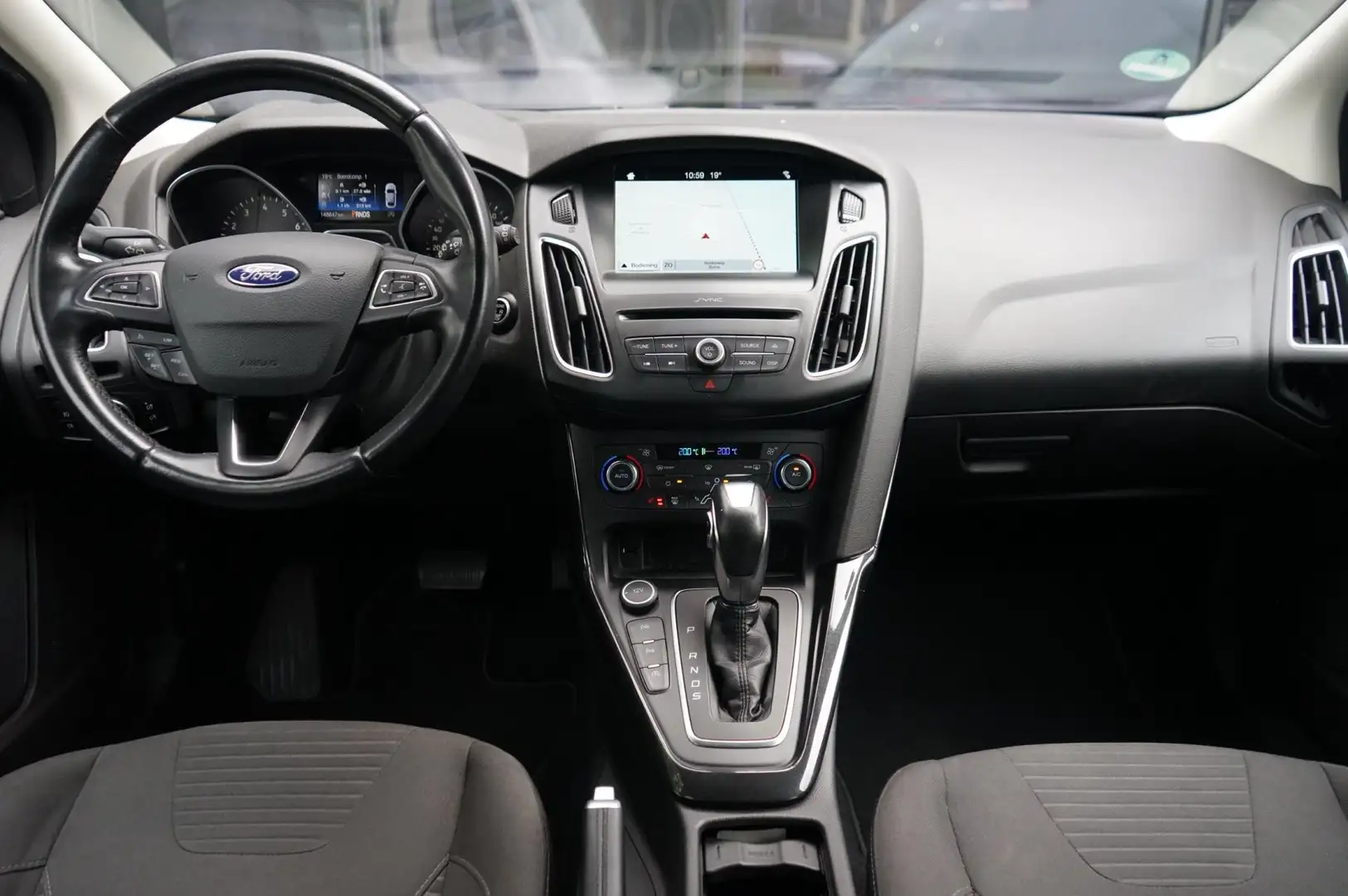 Ford Focus Wagon 1.5 Titanium, Aut inparkeren, Clima, Navi, C Blauw - 2
