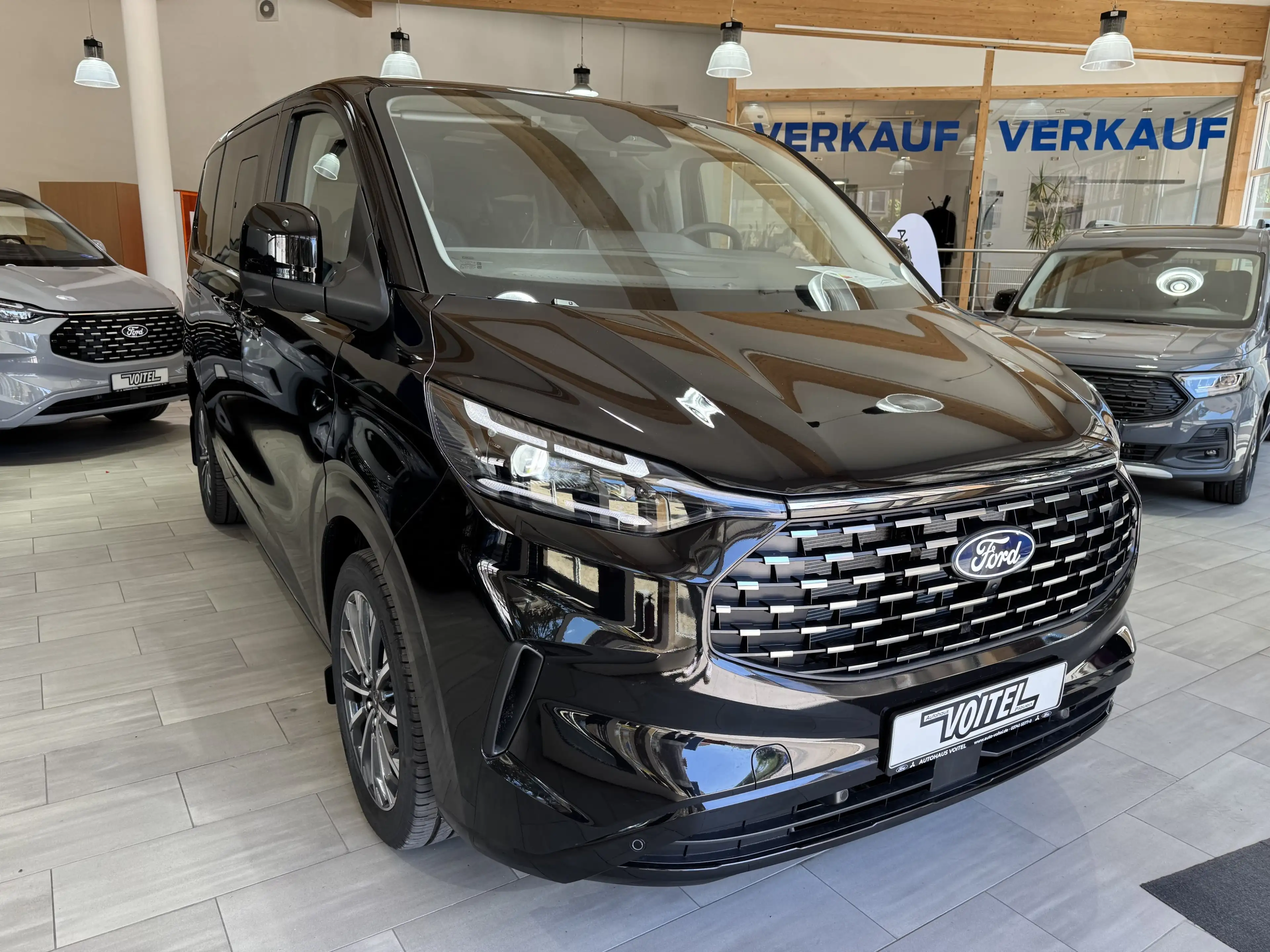 Ford Tourneo Custom Titanium X L1 AWD MATRIX-LED — photo 3