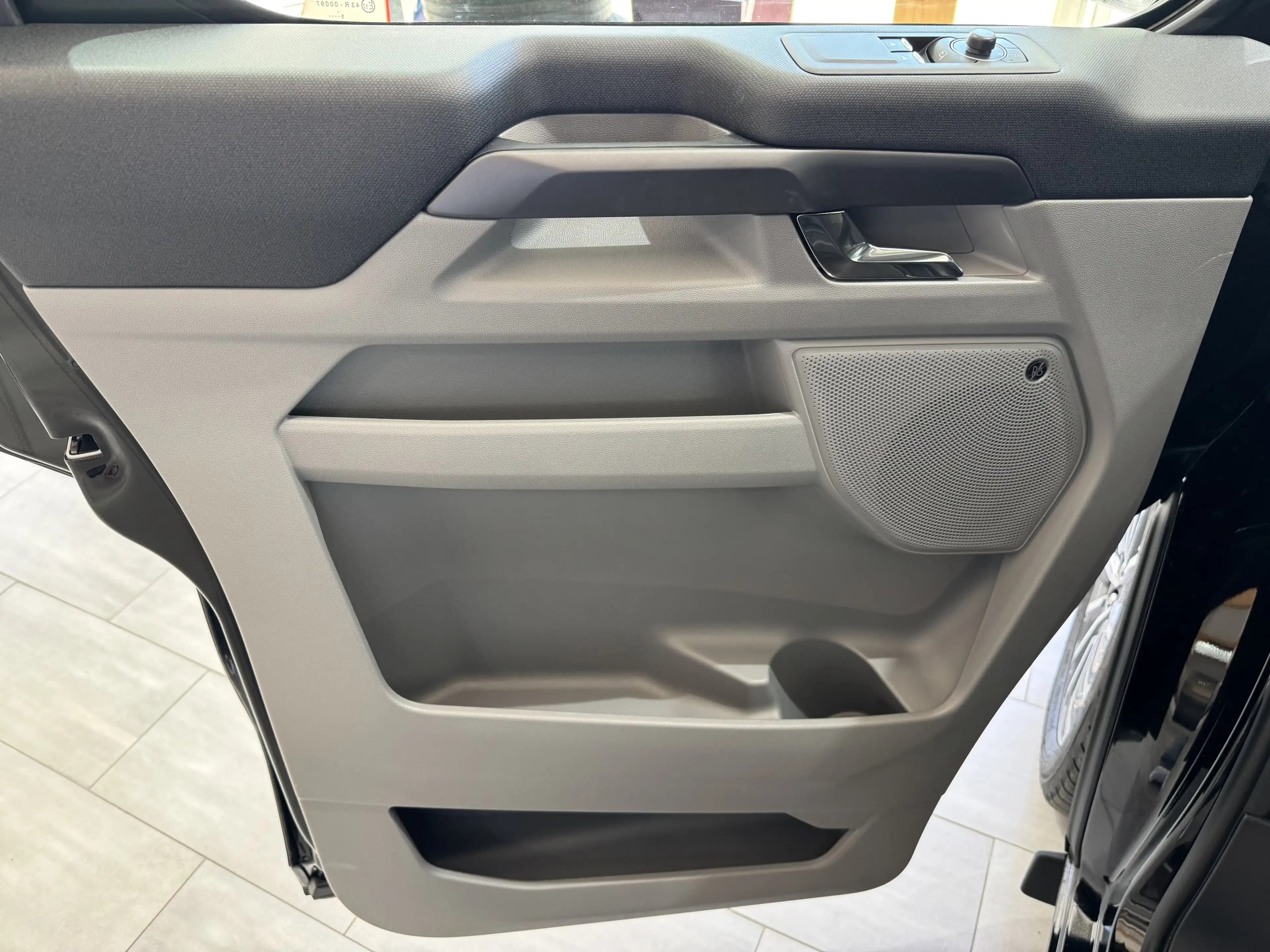 Ford Tourneo Custom Titanium X L1 AWD MATRIX-LED — photo 8