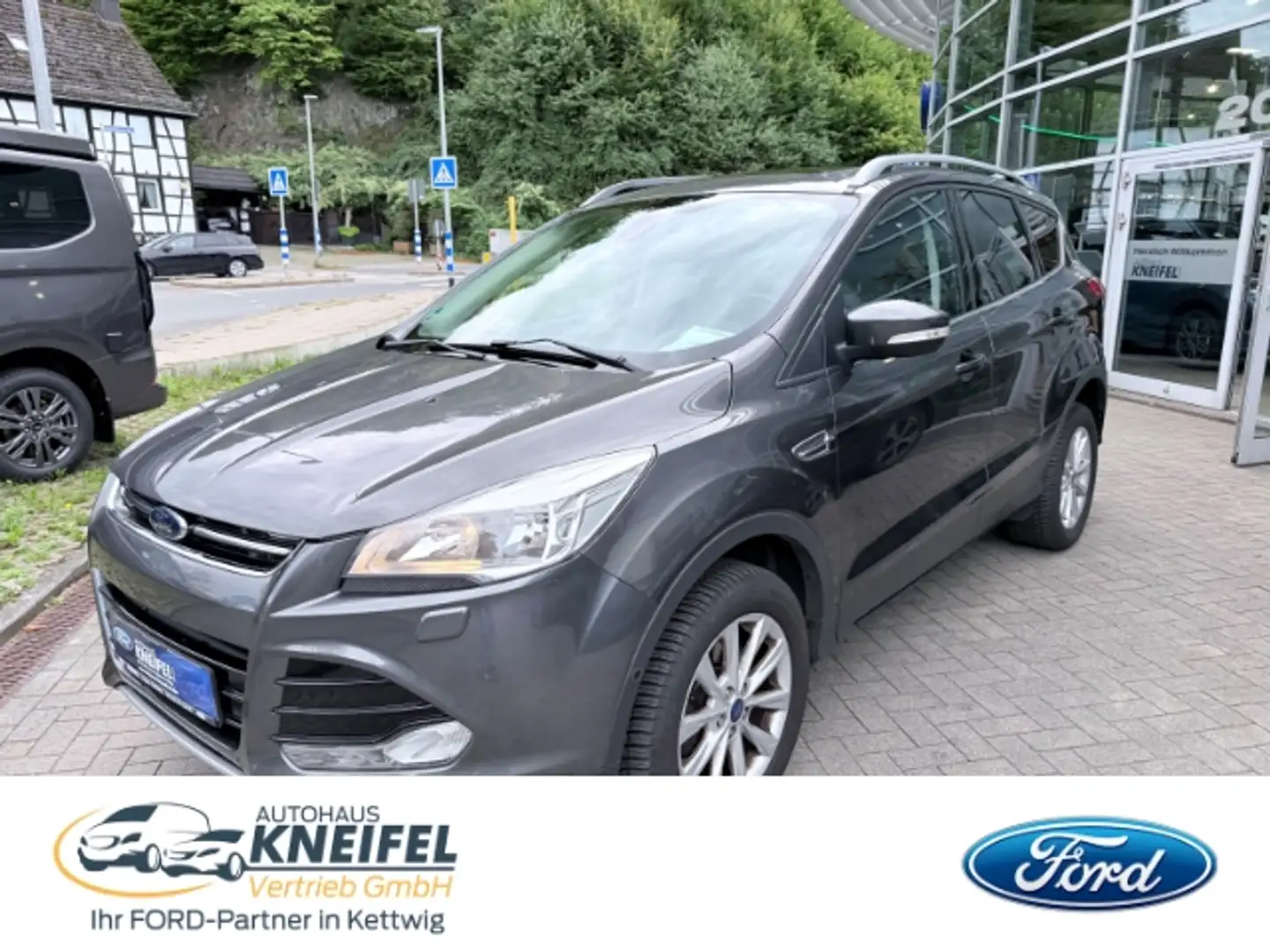 Ford Kuga Titanium 1.5 EcoBoost El. Panodach Navi El. Heckkl Grijs - 1