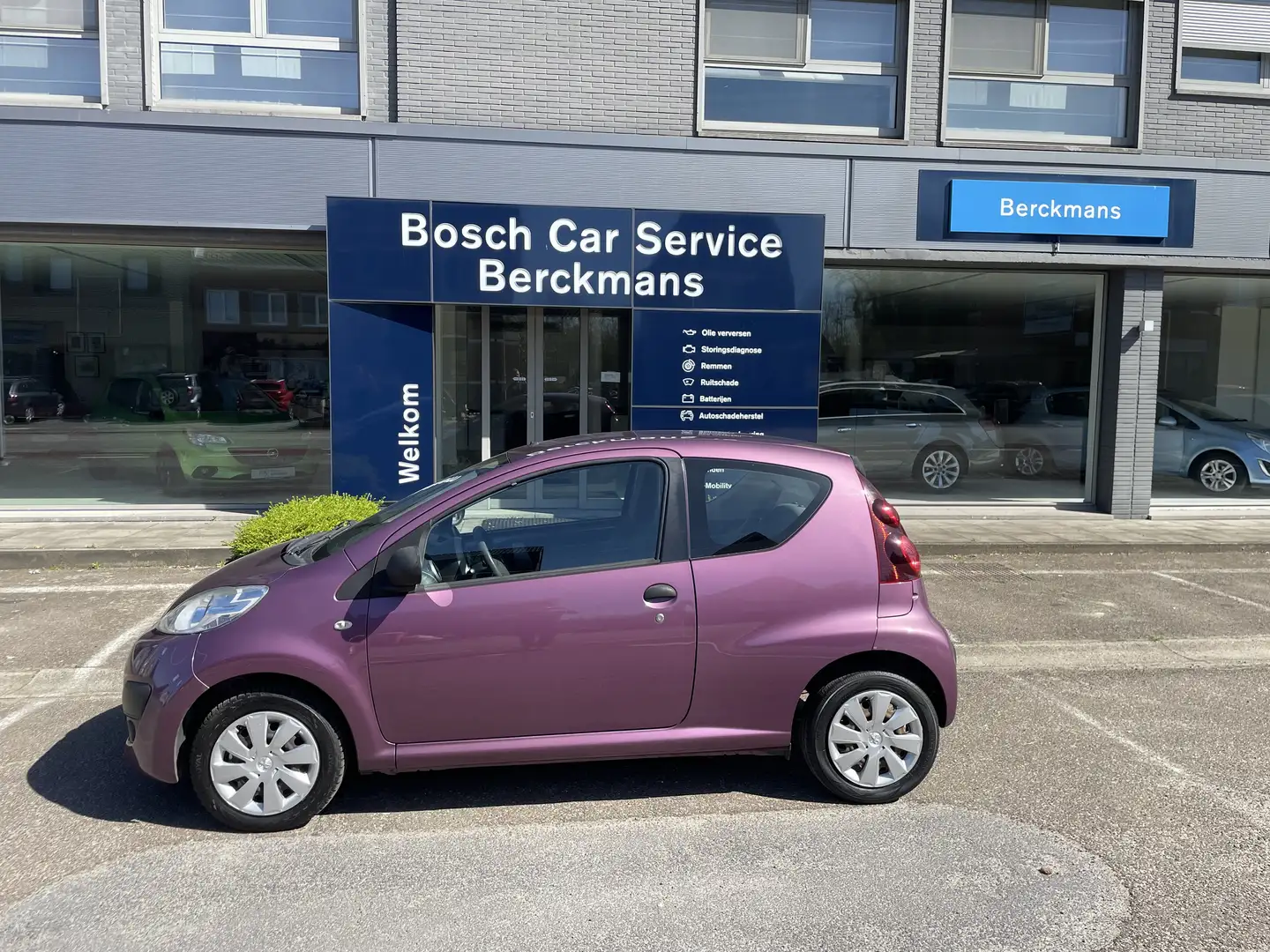 Peugeot 107 1.0 Benzine Violett - 1