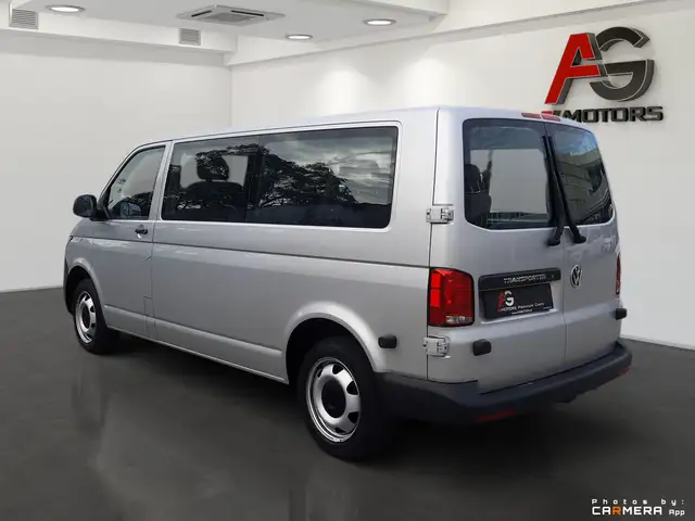 Volkswagen Transporter view 7