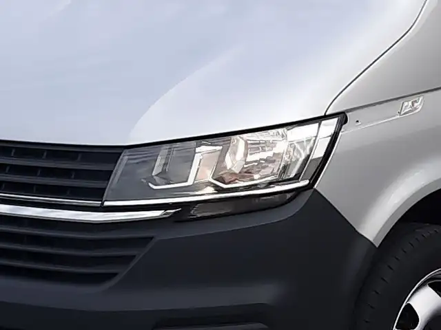 Volkswagen Transporter view 9