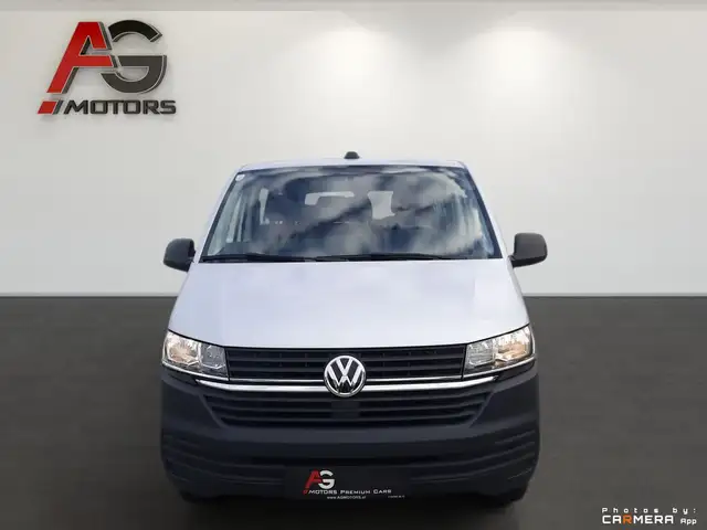 Volkswagen Transporter view 2