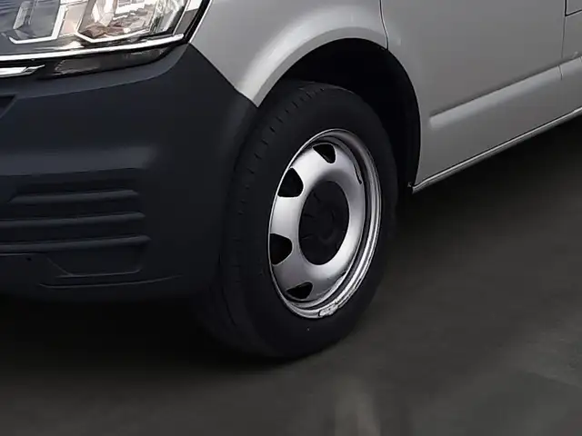 Volkswagen Transporter view 10