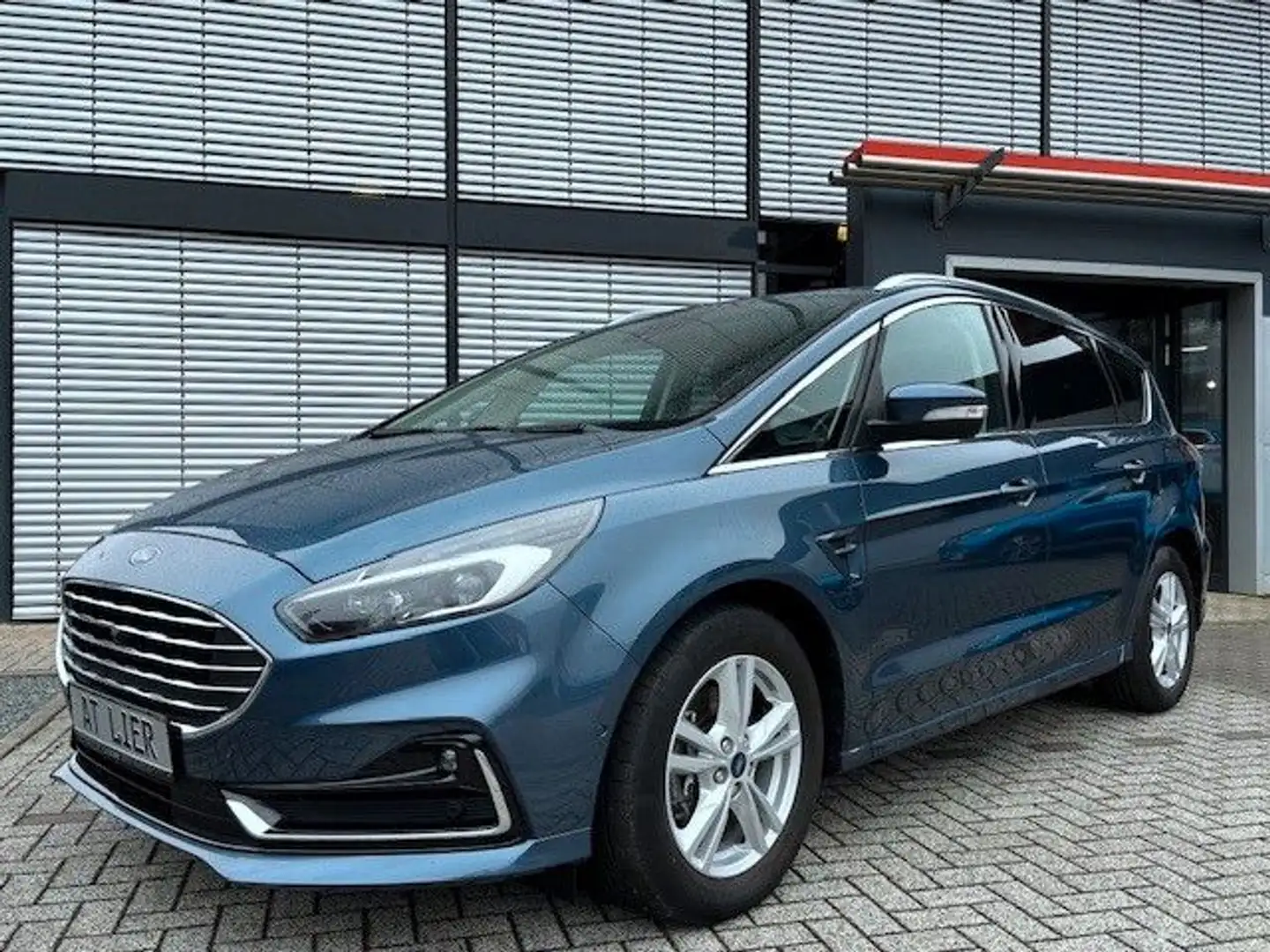Ford S-Max 2,0 EcoBlue Titanium Blauw - 1