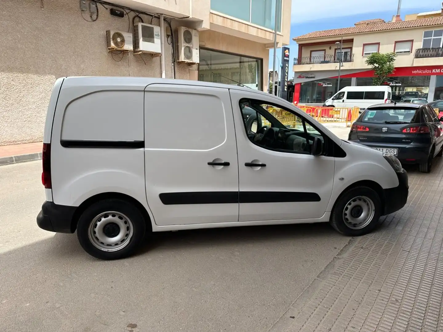 Peugeot Partner Furgón Confort PackL1 BlueHDi 55KW (75) Blanco - 2