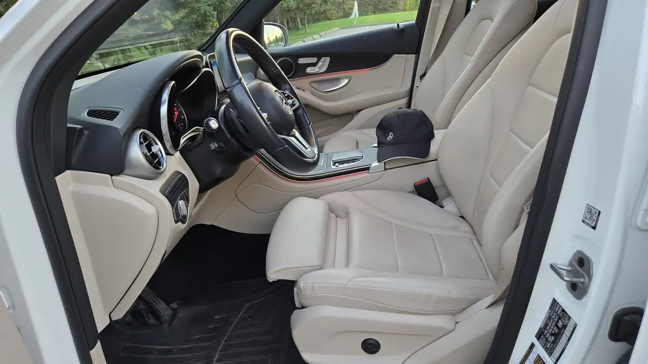 Mercedes-Benz GLC снимка Mercedes-Benz GLC