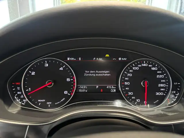 Audi A6 view 16