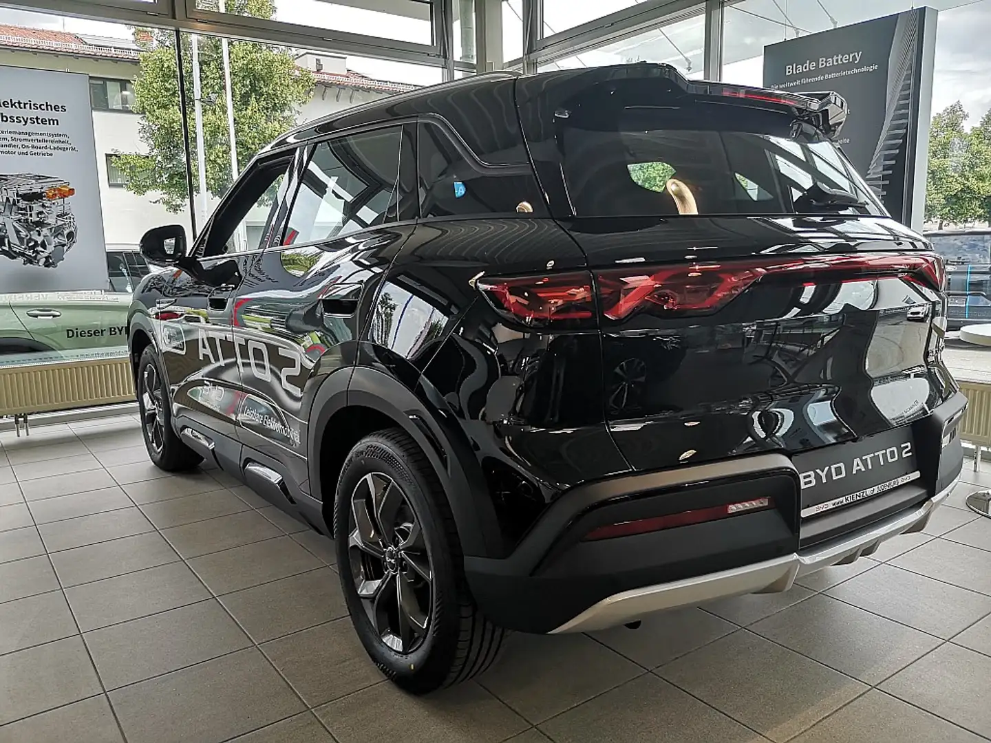 BYD Atto 2 Atto2 45,12 kWh Active Österreich Paket Schwarz - 2