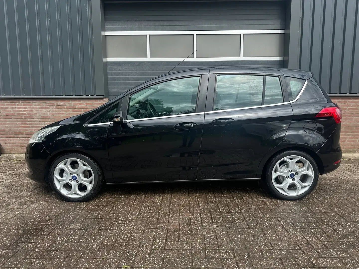 Ford B-Max 1.0 EcoBoost Titanium Trekhaak / 17 inch / PDC Negro - 2