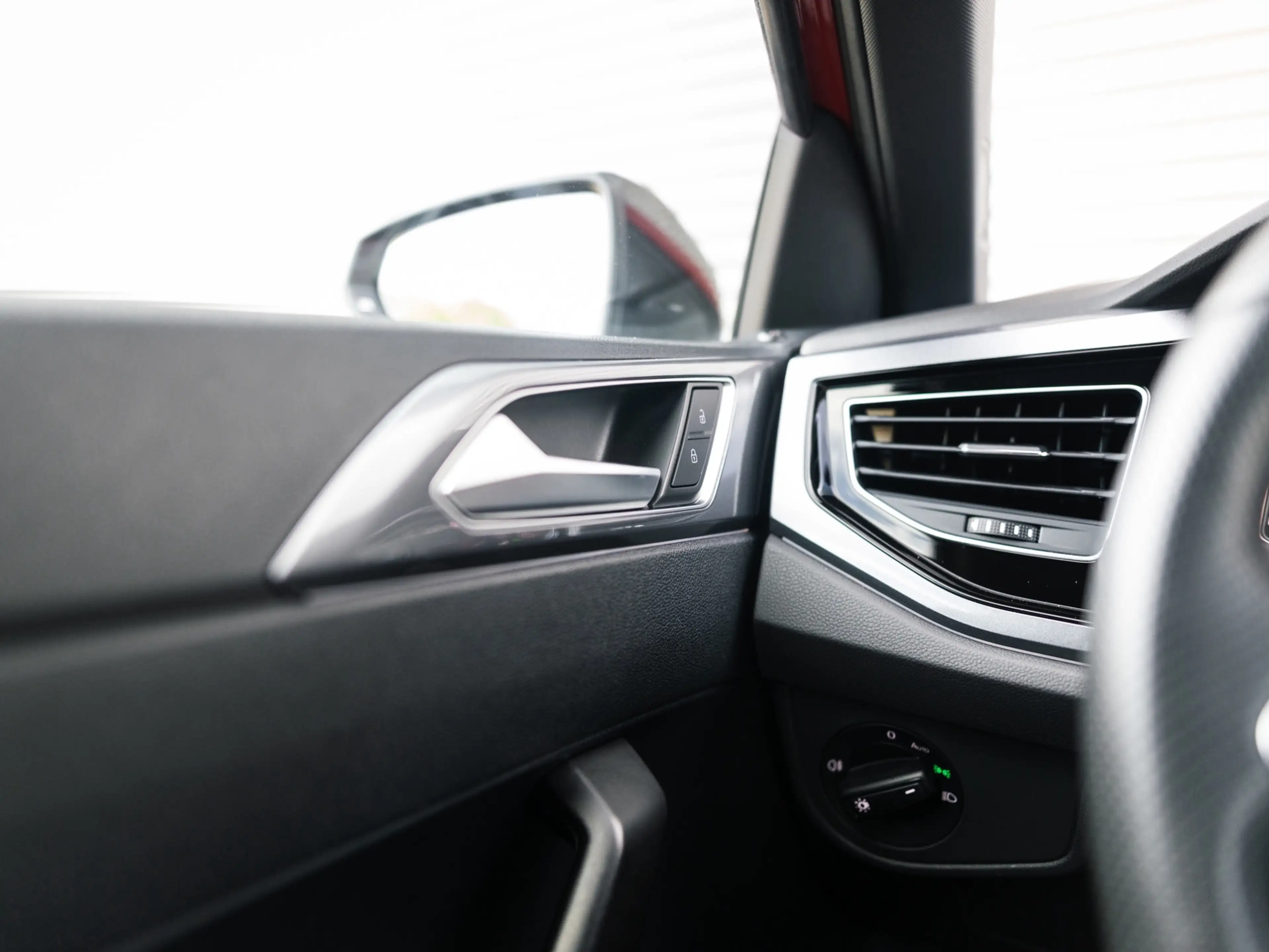 Volkswagen Polo GTI 2.0 TSI Beats Camera Keyless Blindspot — photo 24