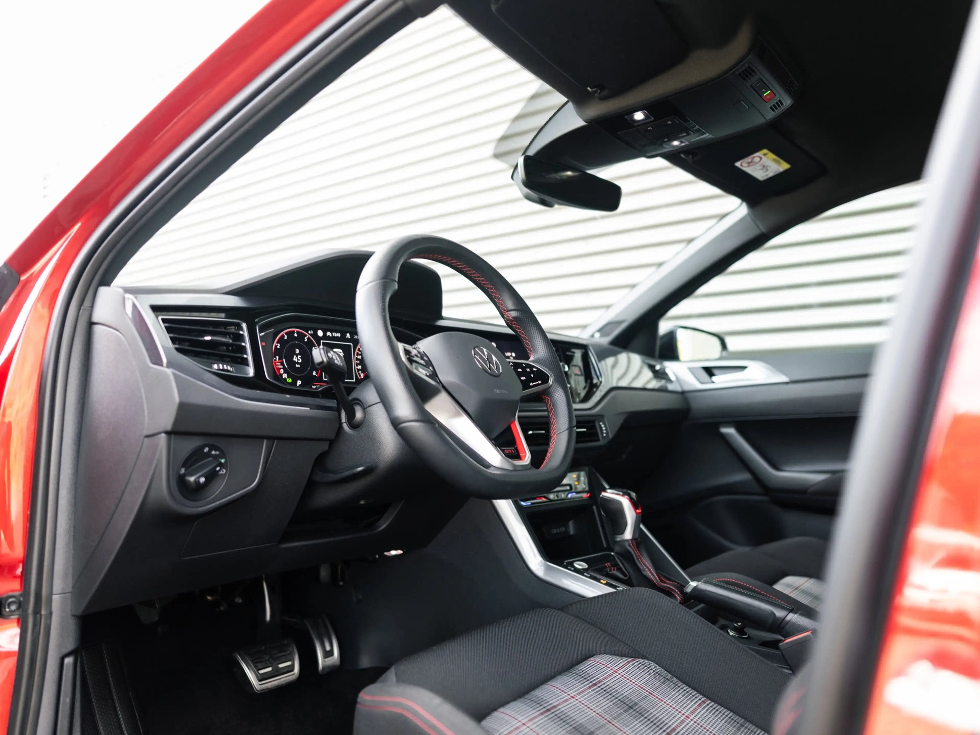 Volkswagen Polo GTI 2.0 TSI Beats Camera Keyless Blindspot — photo 20