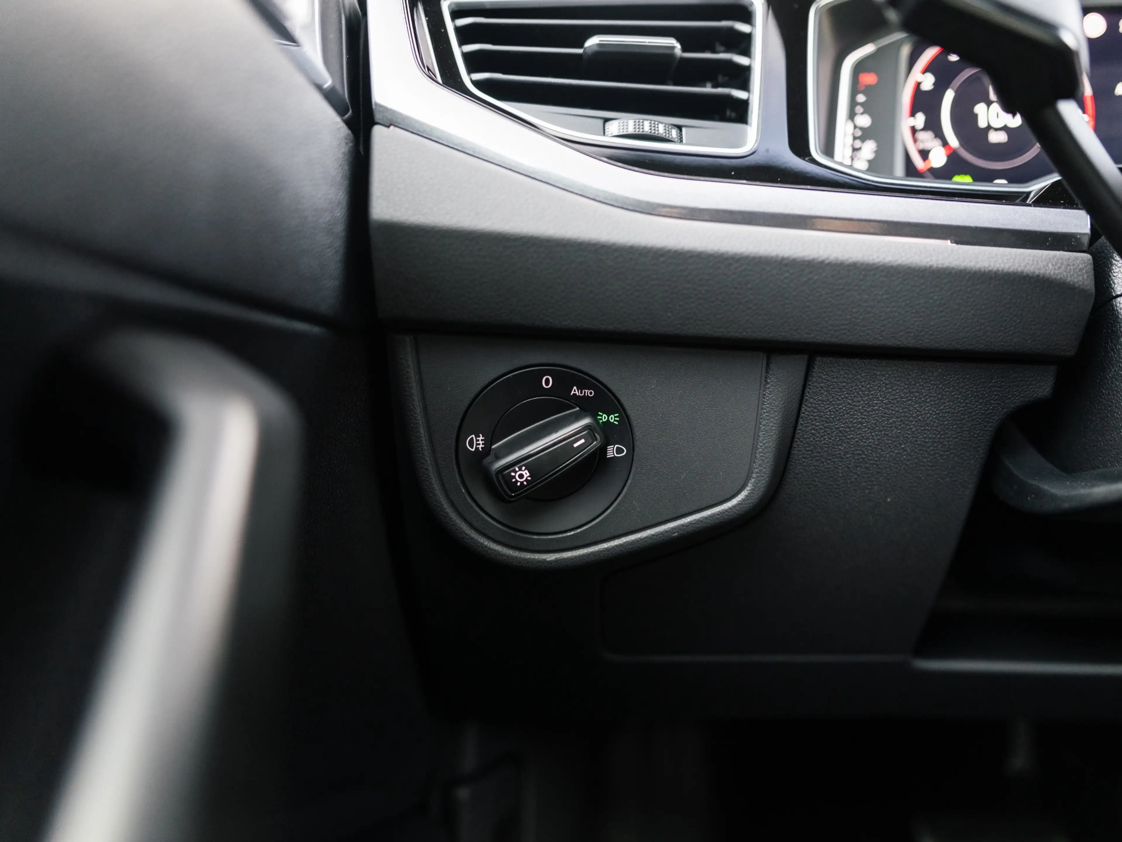 Volkswagen Polo GTI 2.0 TSI Beats Camera Keyless Blindspot — photo 25