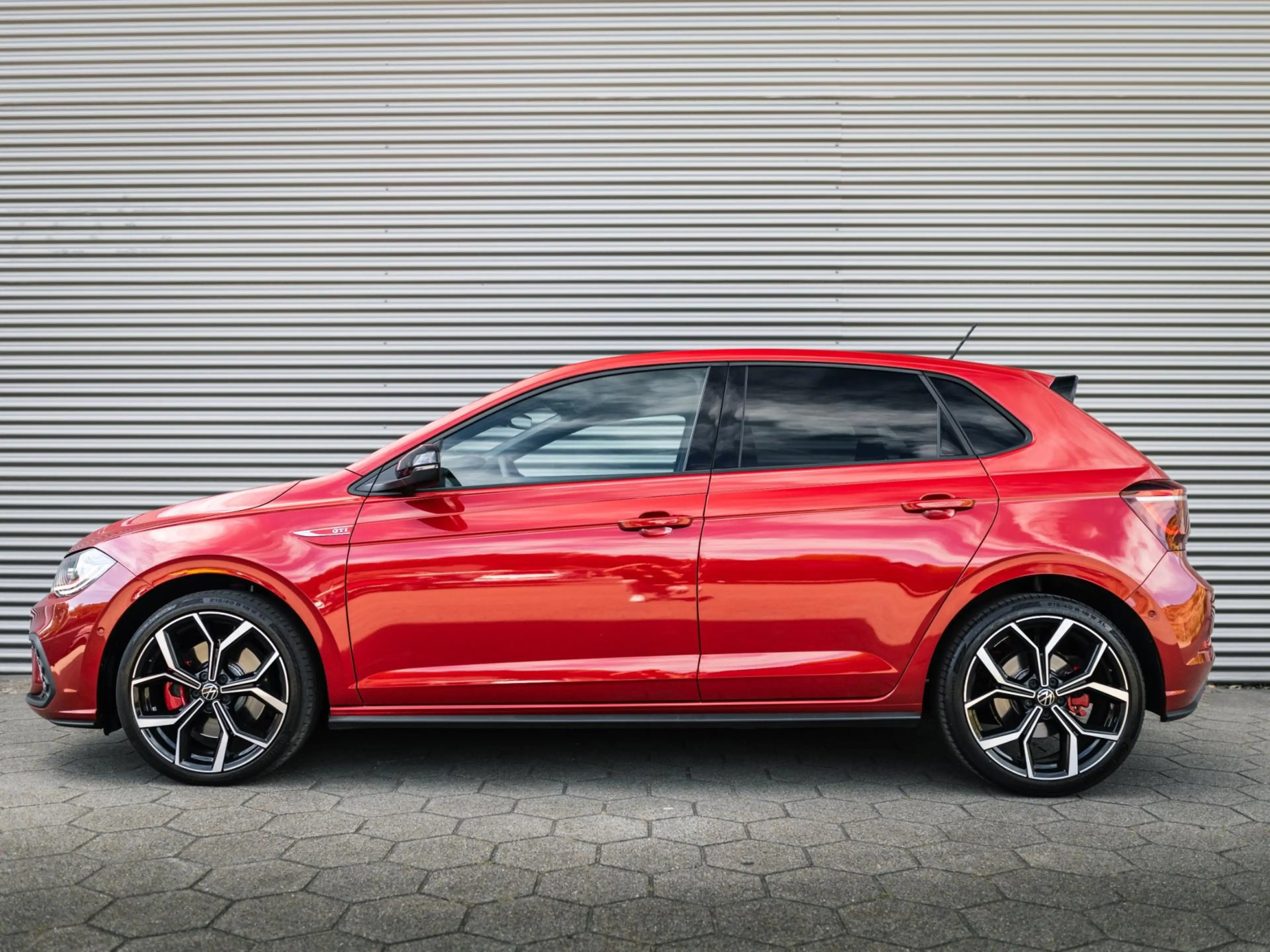Volkswagen Polo GTI 2.0 TSI Beats Camera Keyless Blindspot — photo 7
