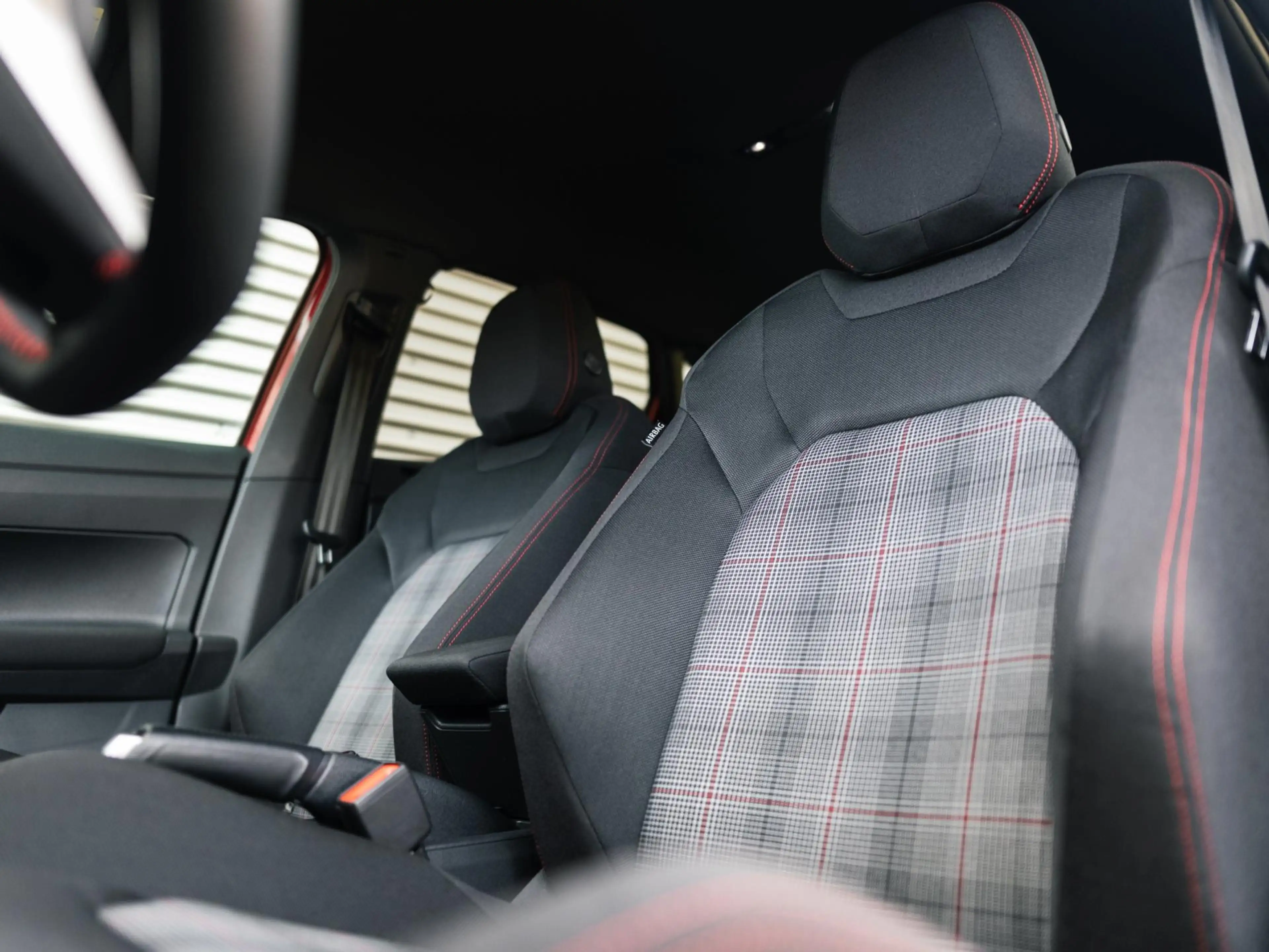 Volkswagen Polo GTI 2.0 TSI Beats Camera Keyless Blindspot — photo 17
