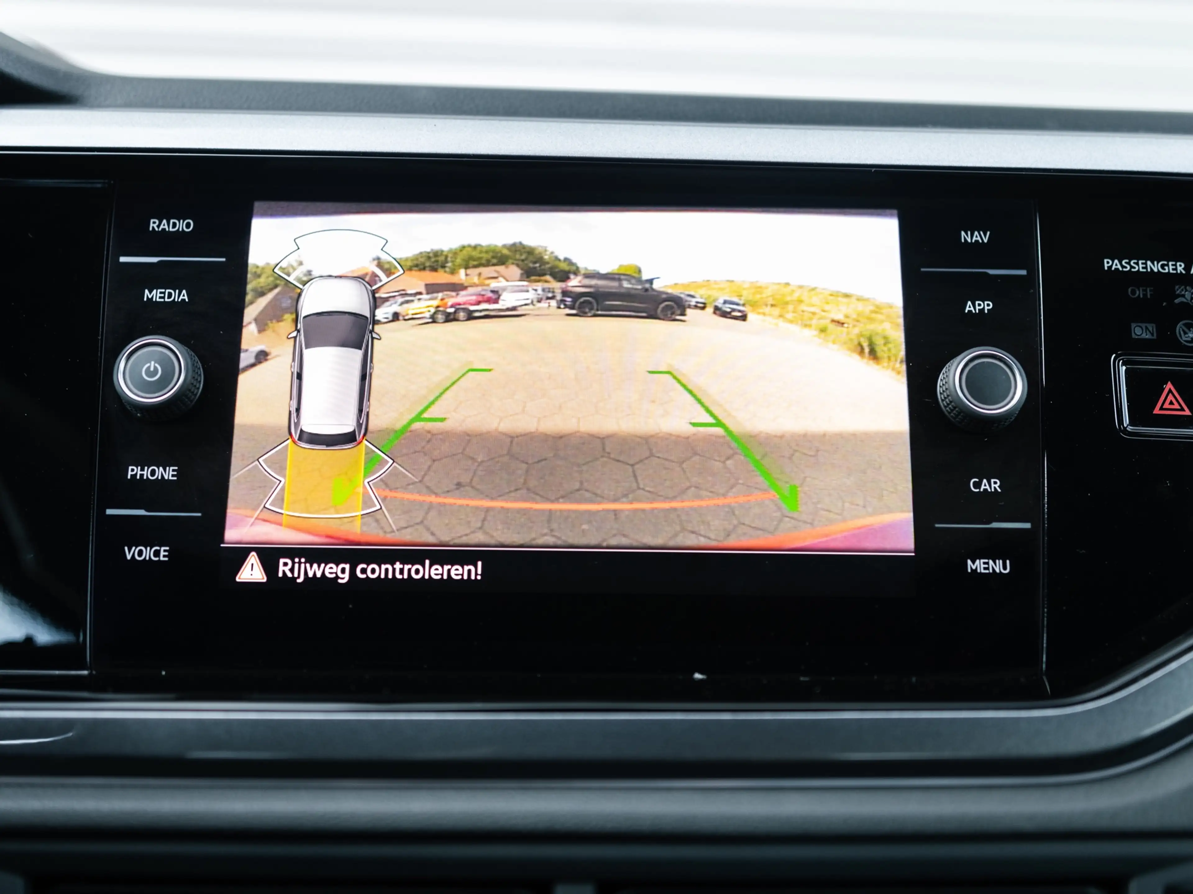 Volkswagen Polo GTI 2.0 TSI Beats Camera Keyless Blindspot — photo 33