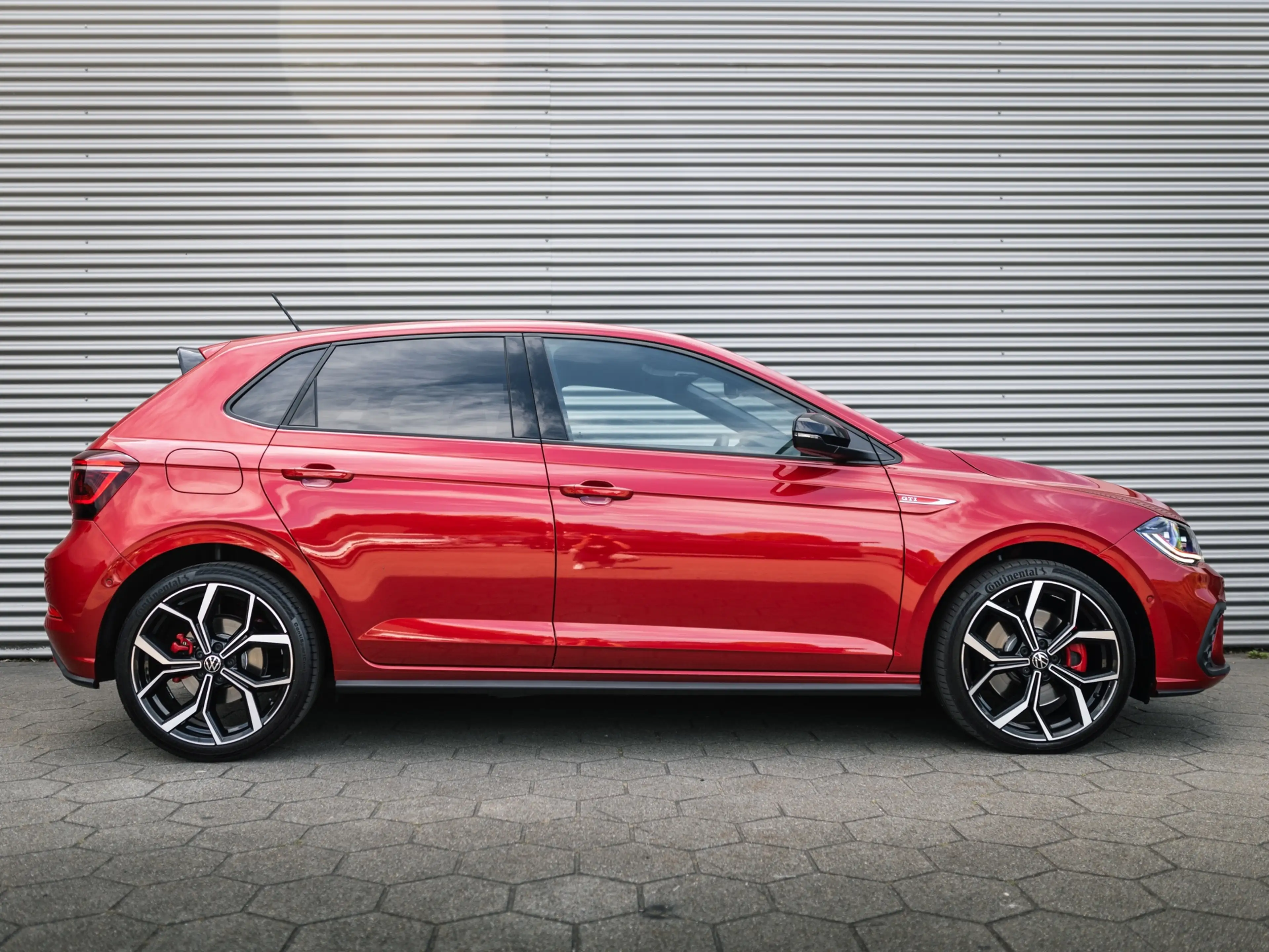 Volkswagen Polo GTI 2.0 TSI Beats Camera Keyless Blindspot — photo 14