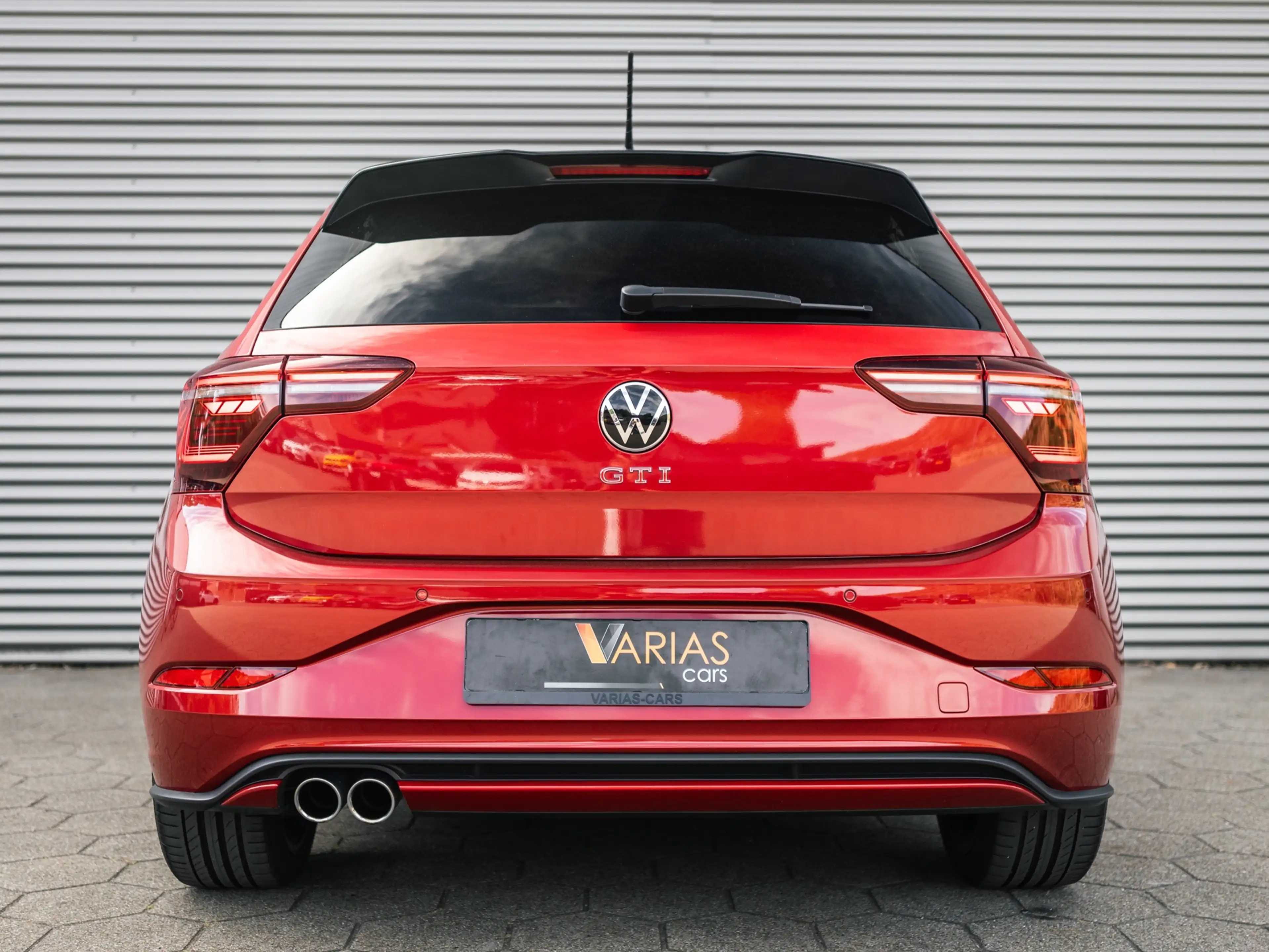 Volkswagen Polo GTI 2.0 TSI Beats Camera Keyless Blindspot — photo 12