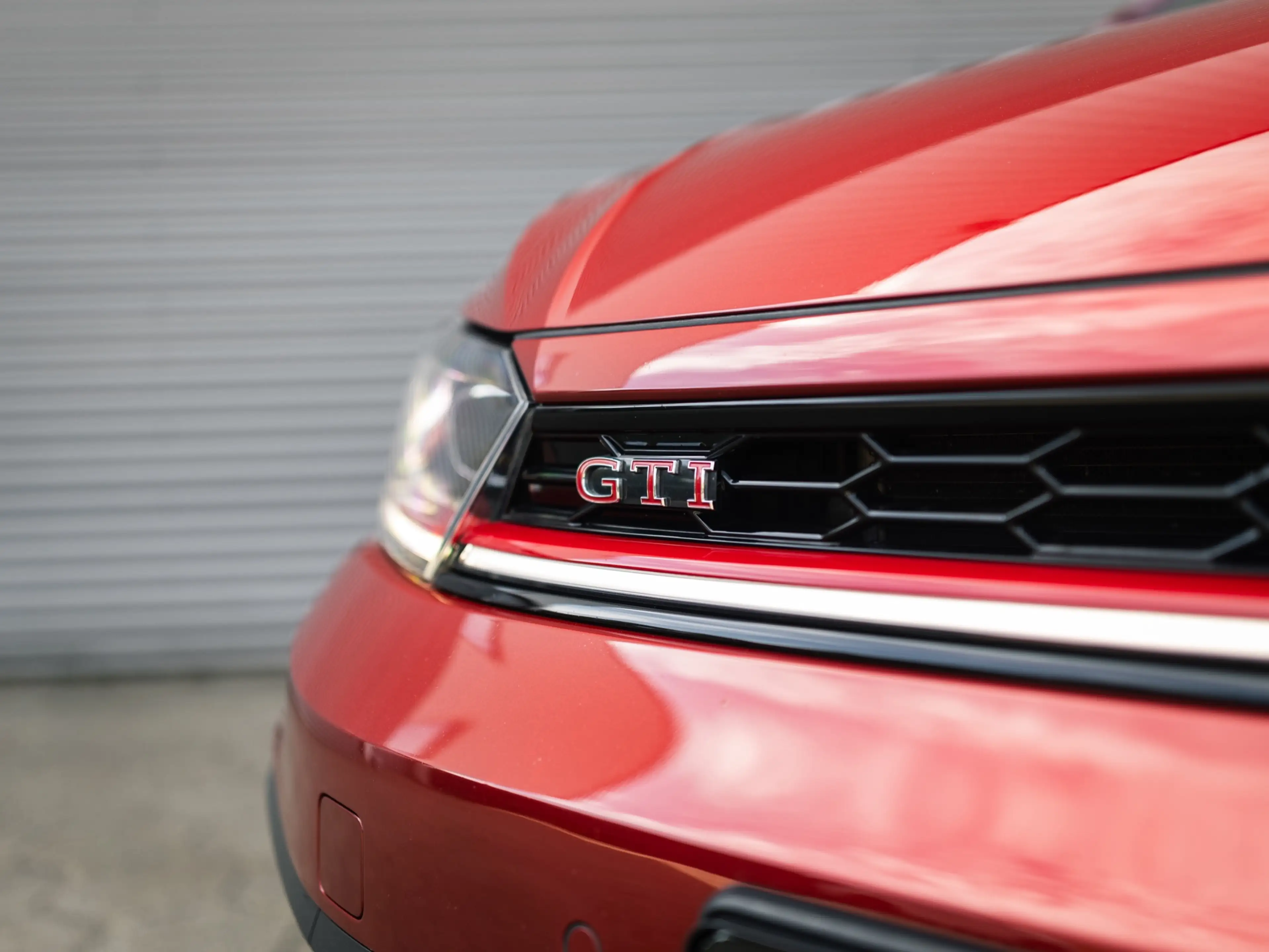 Volkswagen Polo GTI 2.0 TSI Beats Camera Keyless Blindspot — photo 3