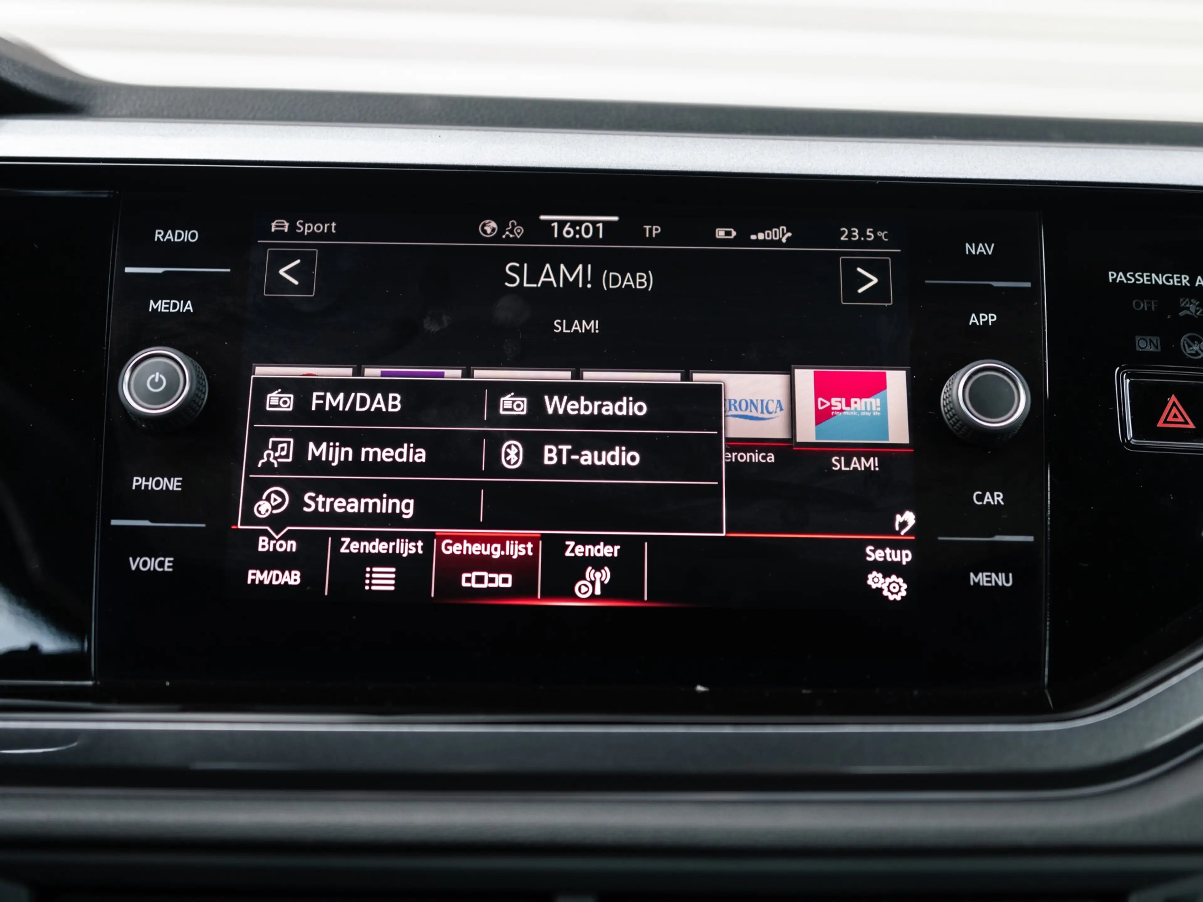 Volkswagen Polo GTI 2.0 TSI Beats Camera Keyless Blindspot — photo 35