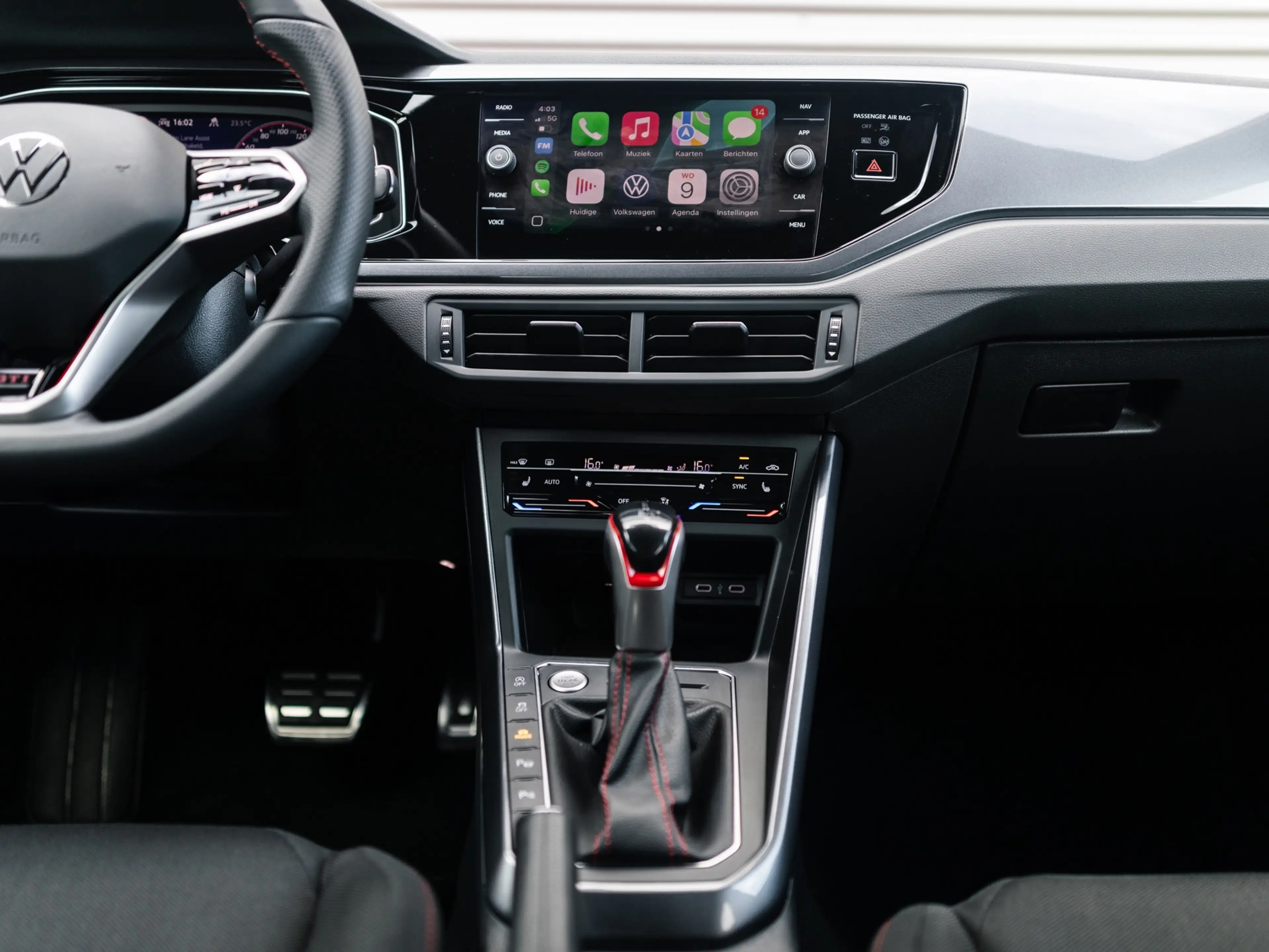 Volkswagen Polo GTI 2.0 TSI Beats Camera Keyless Blindspot — photo 26