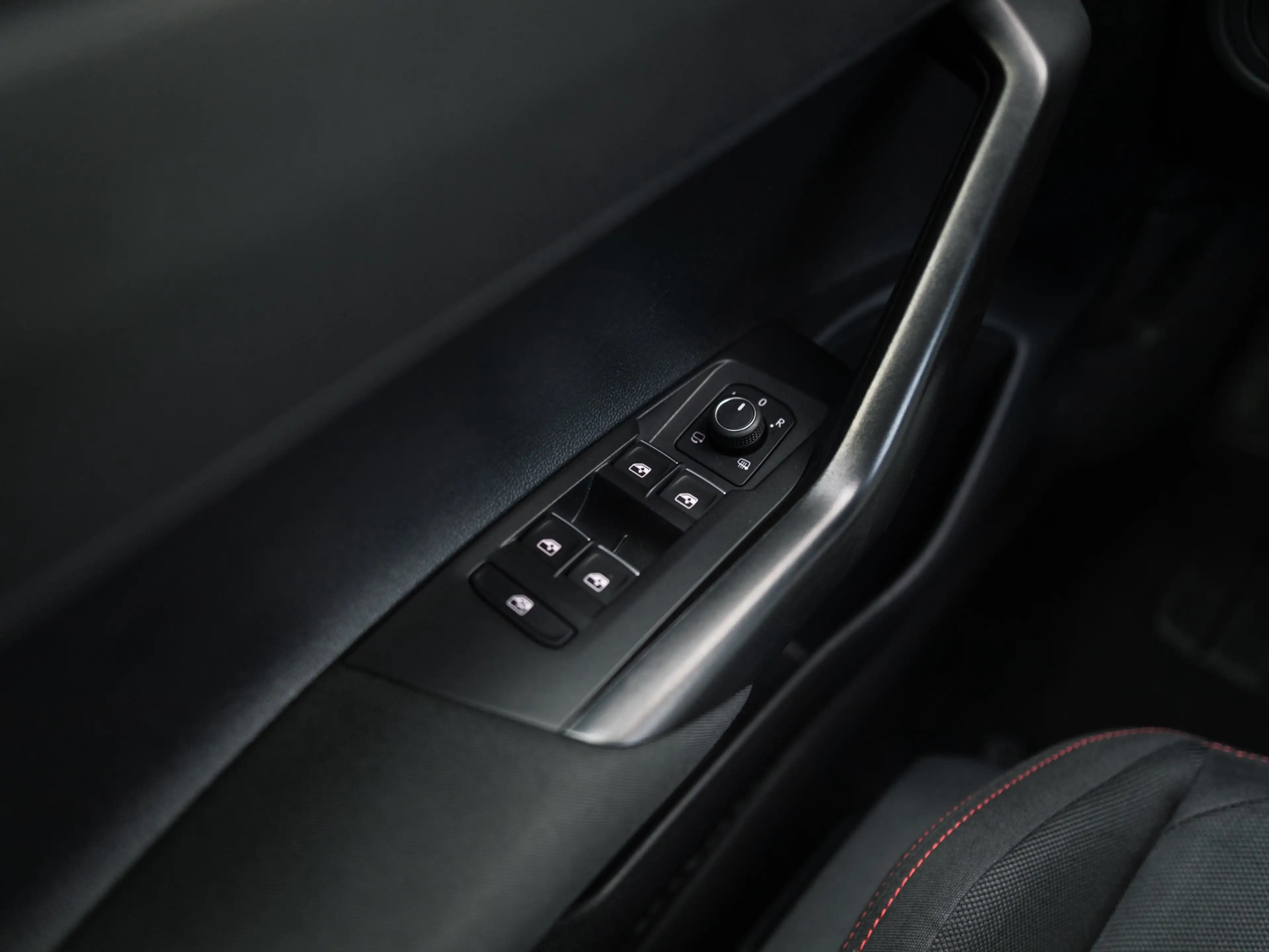 Volkswagen Polo GTI 2.0 TSI Beats Camera Keyless Blindspot — photo 22