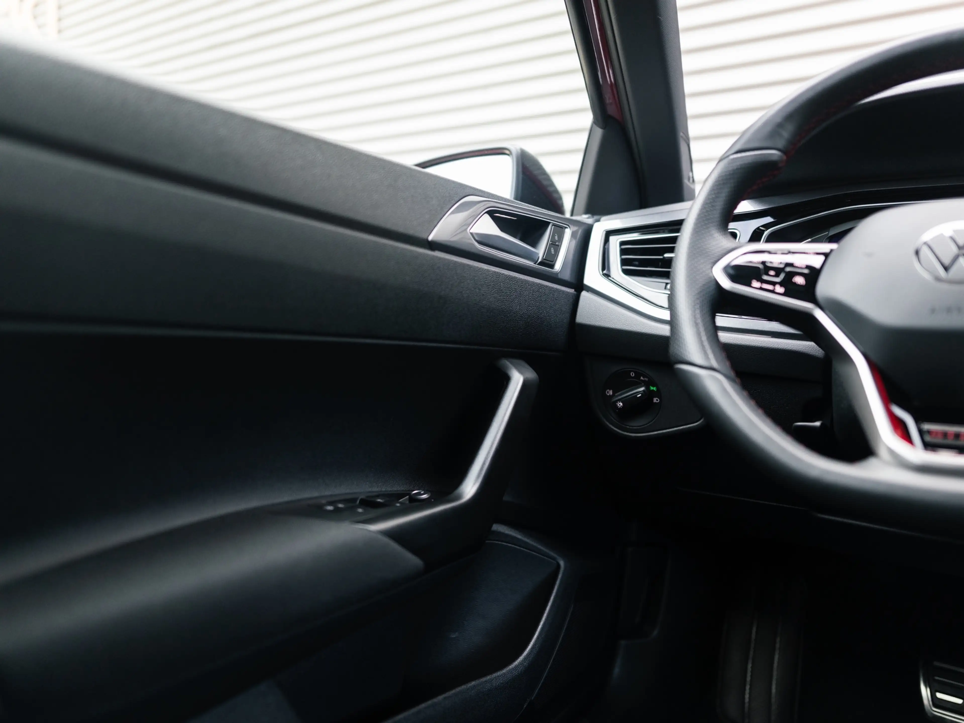 Volkswagen Polo GTI 2.0 TSI Beats Camera Keyless Blindspot — photo 23