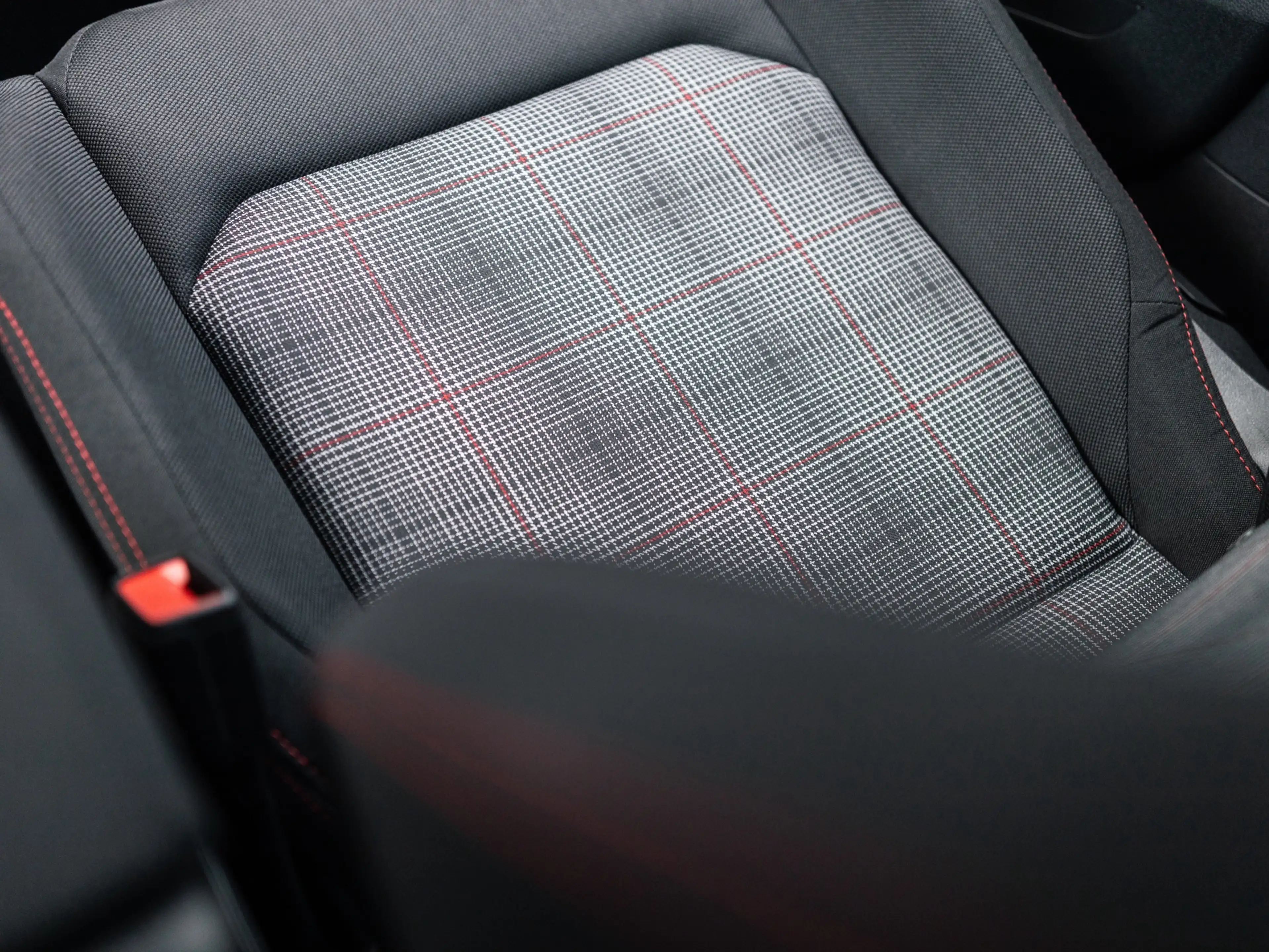 Volkswagen Polo GTI 2.0 TSI Beats Camera Keyless Blindspot — photo 43