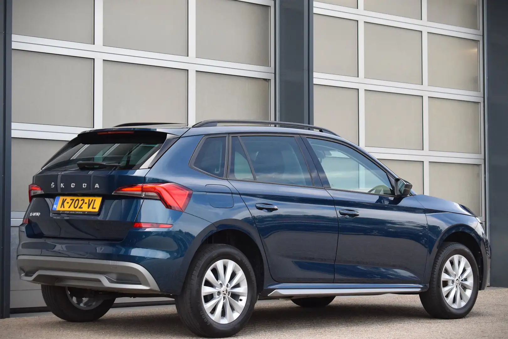 Skoda Kamiq 1.0 TSI Business Edition Panodak | Leer | camera | Blauw - 2
