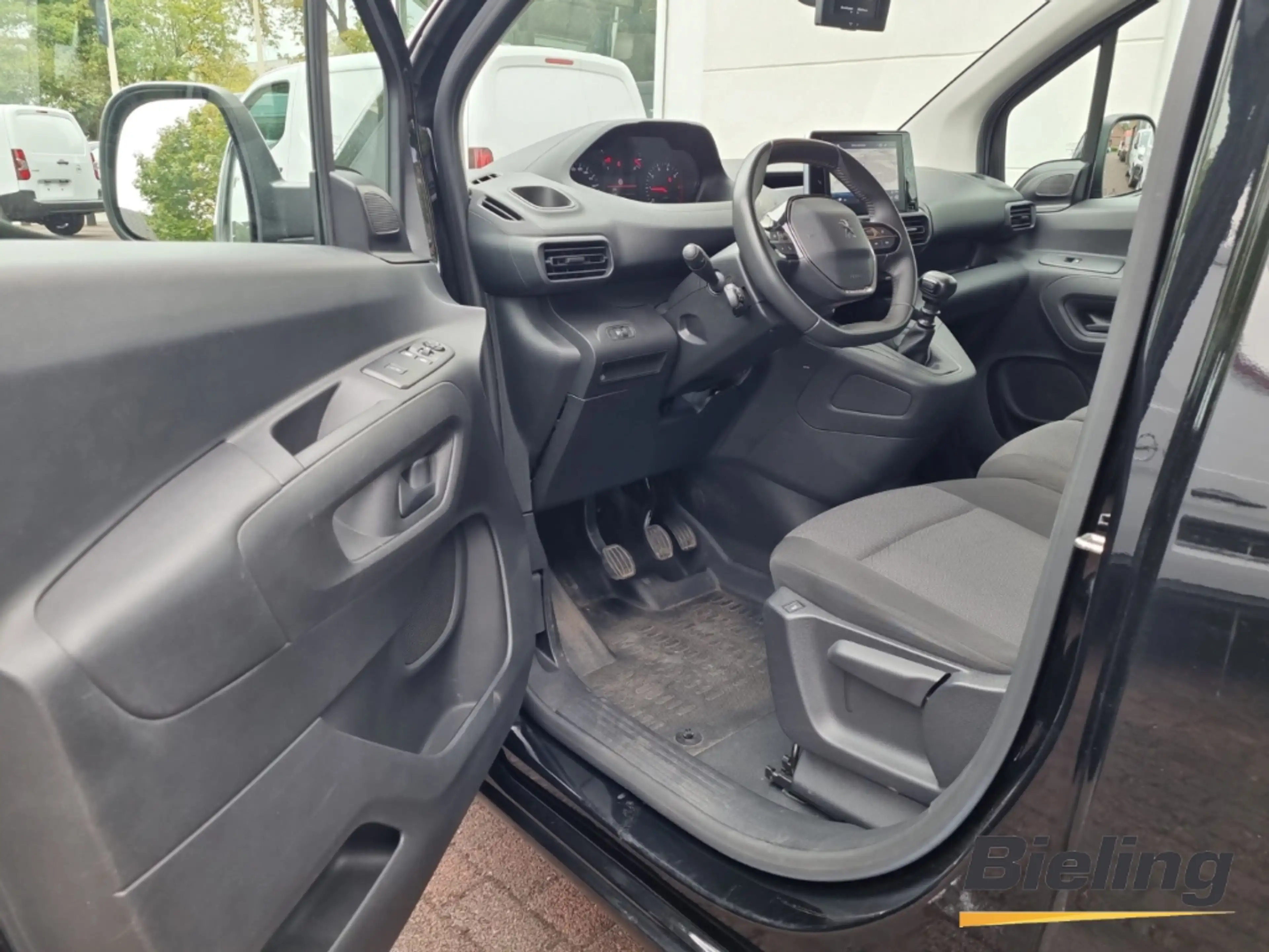 Peugeot Partner Premium L1 1.2l, NAVI, PDC , Klima, E-Fenster, ZV — photo 10
