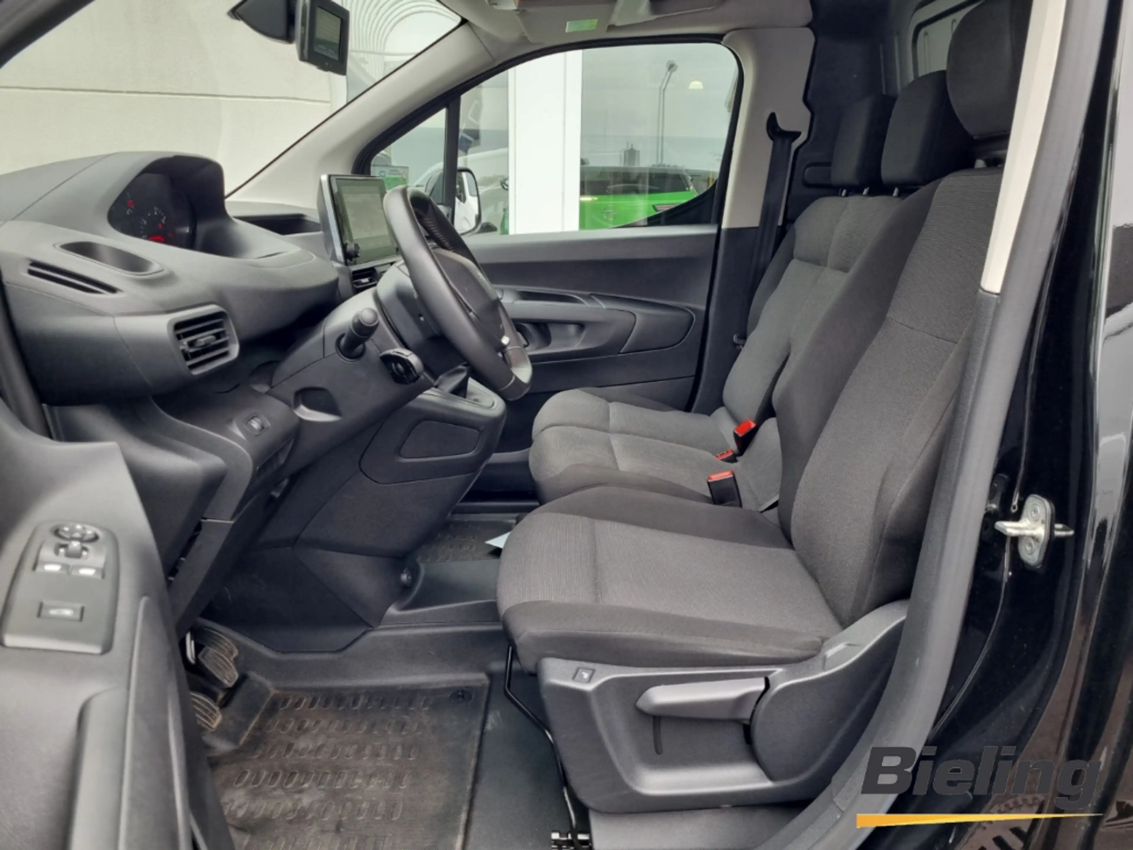 Peugeot Partner Premium L1 1.2l, NAVI, PDC , Klima, E-Fenster, ZV — photo 6