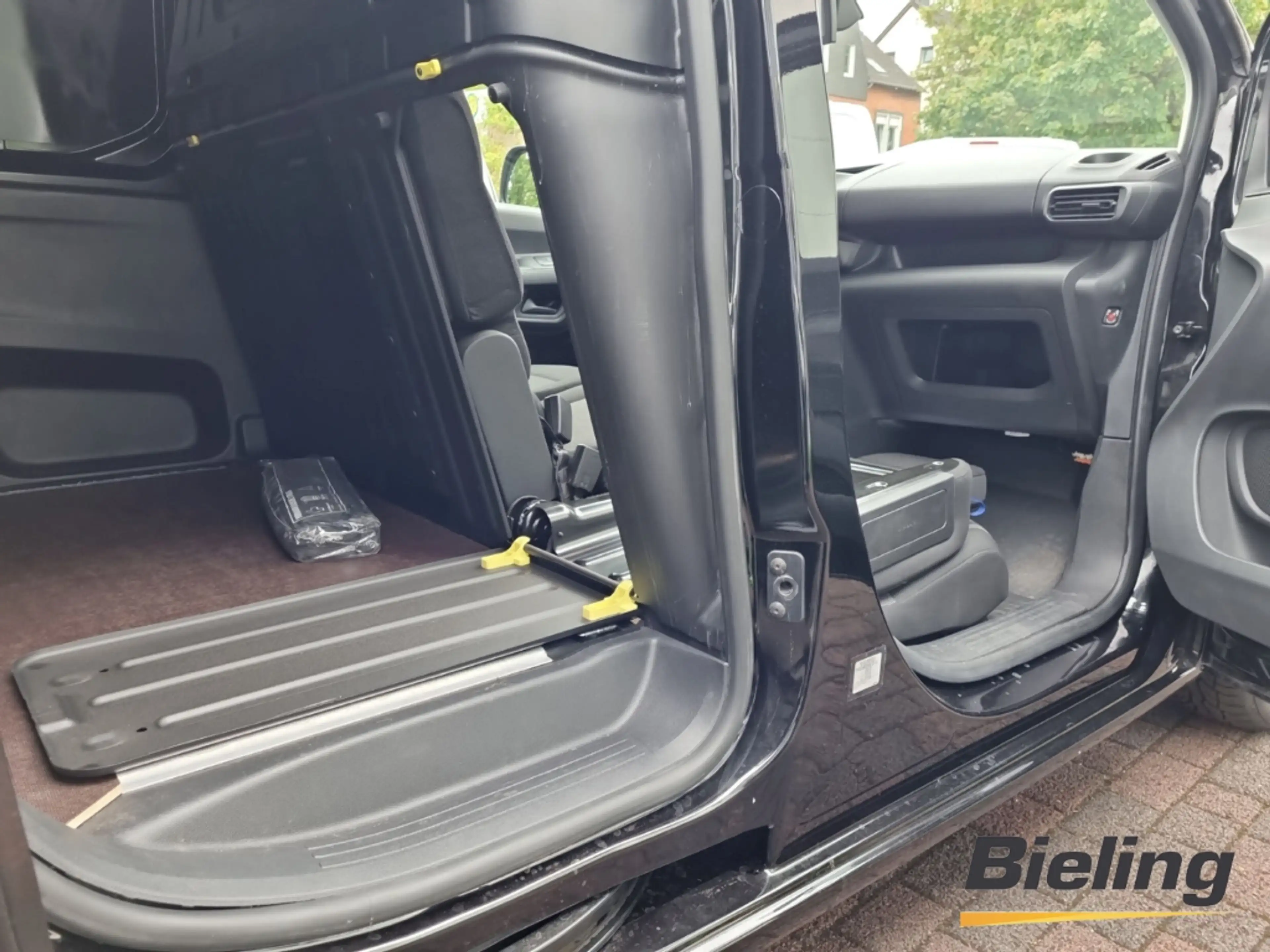 Peugeot Partner Premium L1 1.2l, NAVI, PDC , Klima, E-Fenster, ZV — photo 9