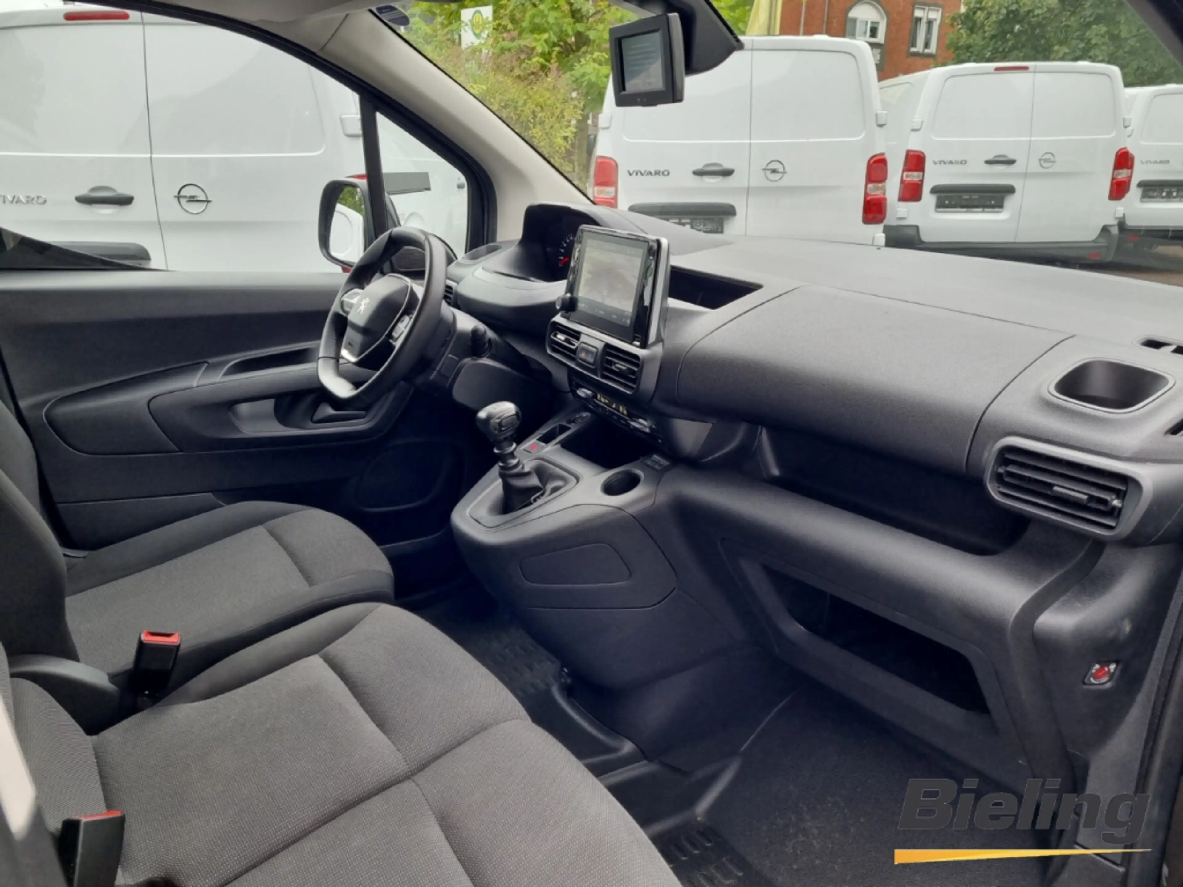 Peugeot Partner Premium L1 1.2l, NAVI, PDC , Klima, E-Fenster, ZV — photo 7