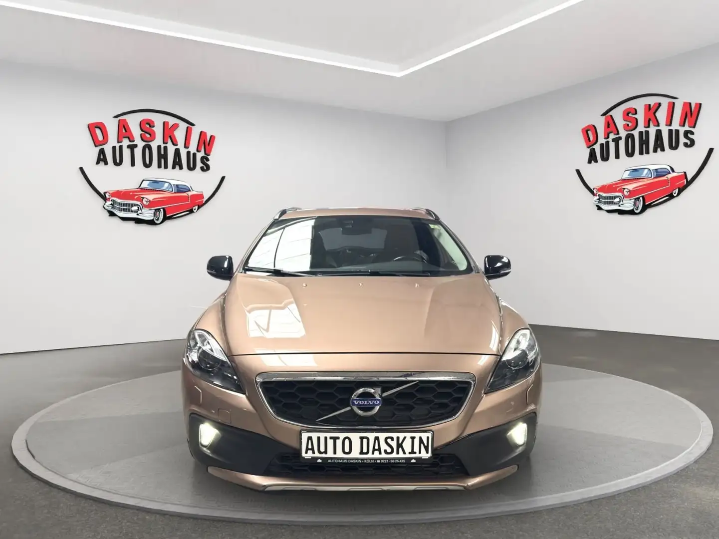 Volvo V40 Cross Country AUTOMATIK/TÜV NEU/LEDER/NAVI Braun - 2