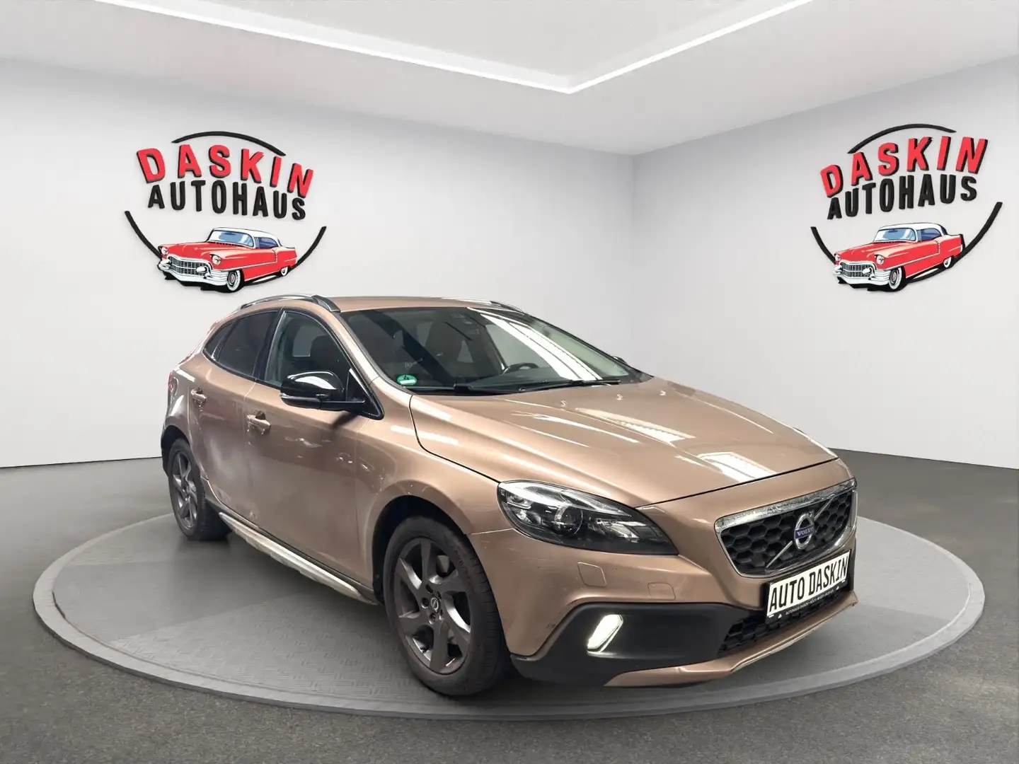 Volvo V40 Cross Country AUTOMATIK/TÜV NEU/LEDER/NAVI Braun - 1