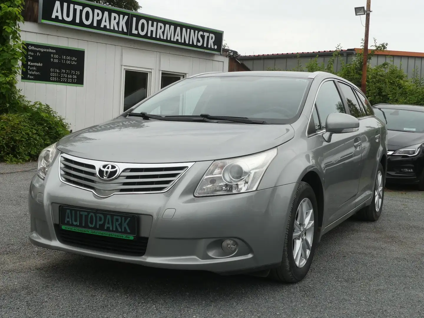Toyota Avensis Kombi Edition*Klima*Navi*Nr.98 Gris - 1