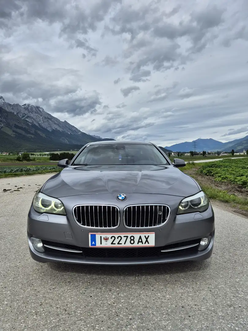 BMW 530 530d Aut. Softclose/Headup/Fond TV/Night Vision Grau - 2