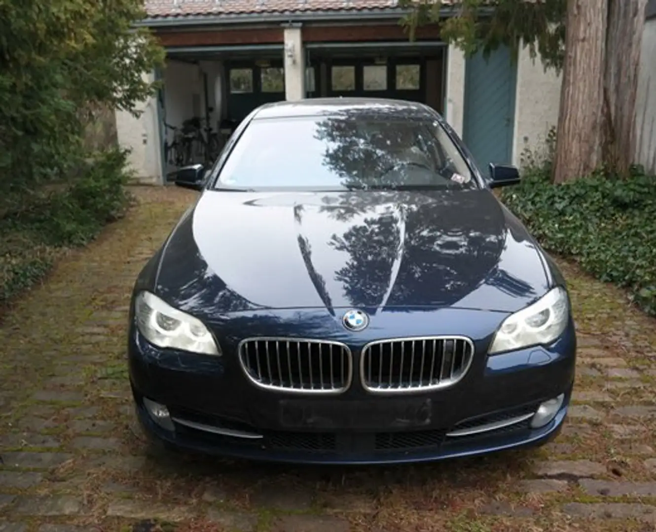 BMW 550 5er 550i xDrive Aut. Bleu - 2